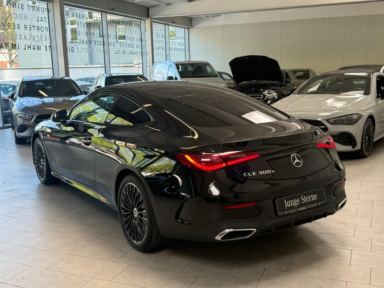 Fahrzeugabbildung Mercedes-Benz CLE 300 e AMG NIGHT+BURM3D+DLIGHT+PANO+KEYLESS