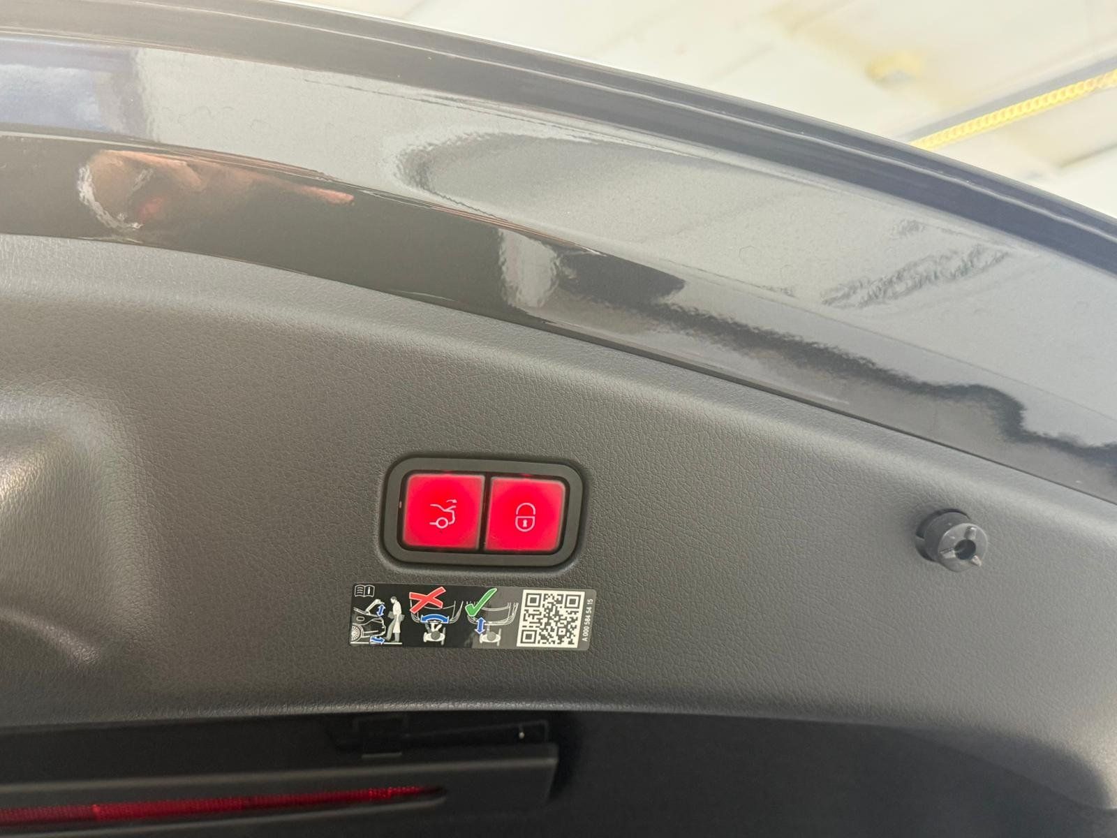 Fahrzeugabbildung Mercedes-Benz CLE 300 e AMG NIGHT+BURM3D+DLIGHT+PANO+KEYLESS