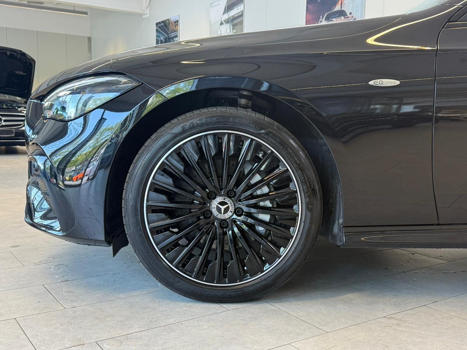 Fahrzeugabbildung Mercedes-Benz CLE 300 e AMG NIGHT+BURM3D+DLIGHT+PANO+KEYLESS