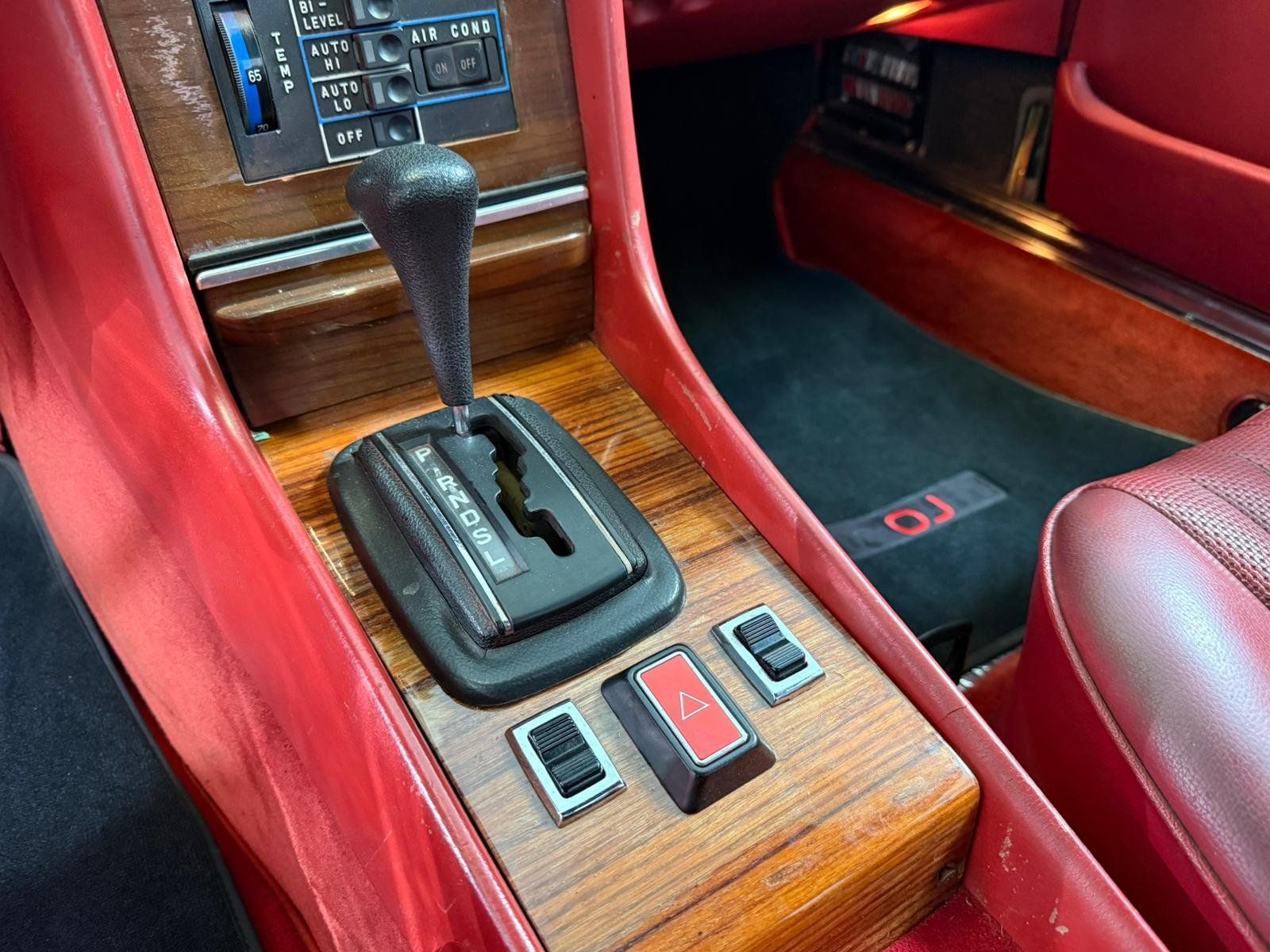 Fahrzeugabbildung Mercedes-Benz 450SL R107 CABRIO LEDER ROT+KLIMA