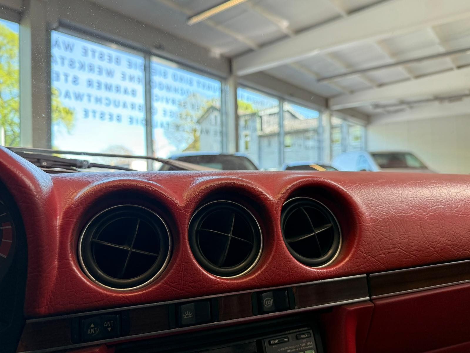 Fahrzeugabbildung Mercedes-Benz 450SL R107 CABRIO LEDER ROT+KLIMA