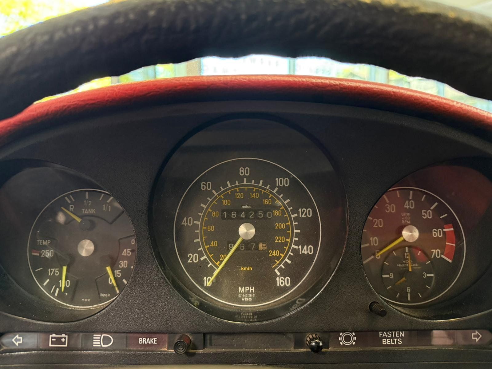 Fahrzeugabbildung Mercedes-Benz 450SL R107 CABRIO LEDER ROT+KLIMA