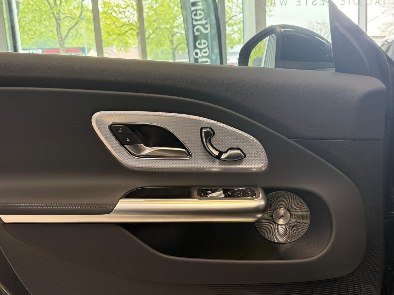 Fahrzeugabbildung Mercedes-Benz CLA 250+ EQ DISTR+BURM3D+PANO+KEYLESS+MBEAM+HUD