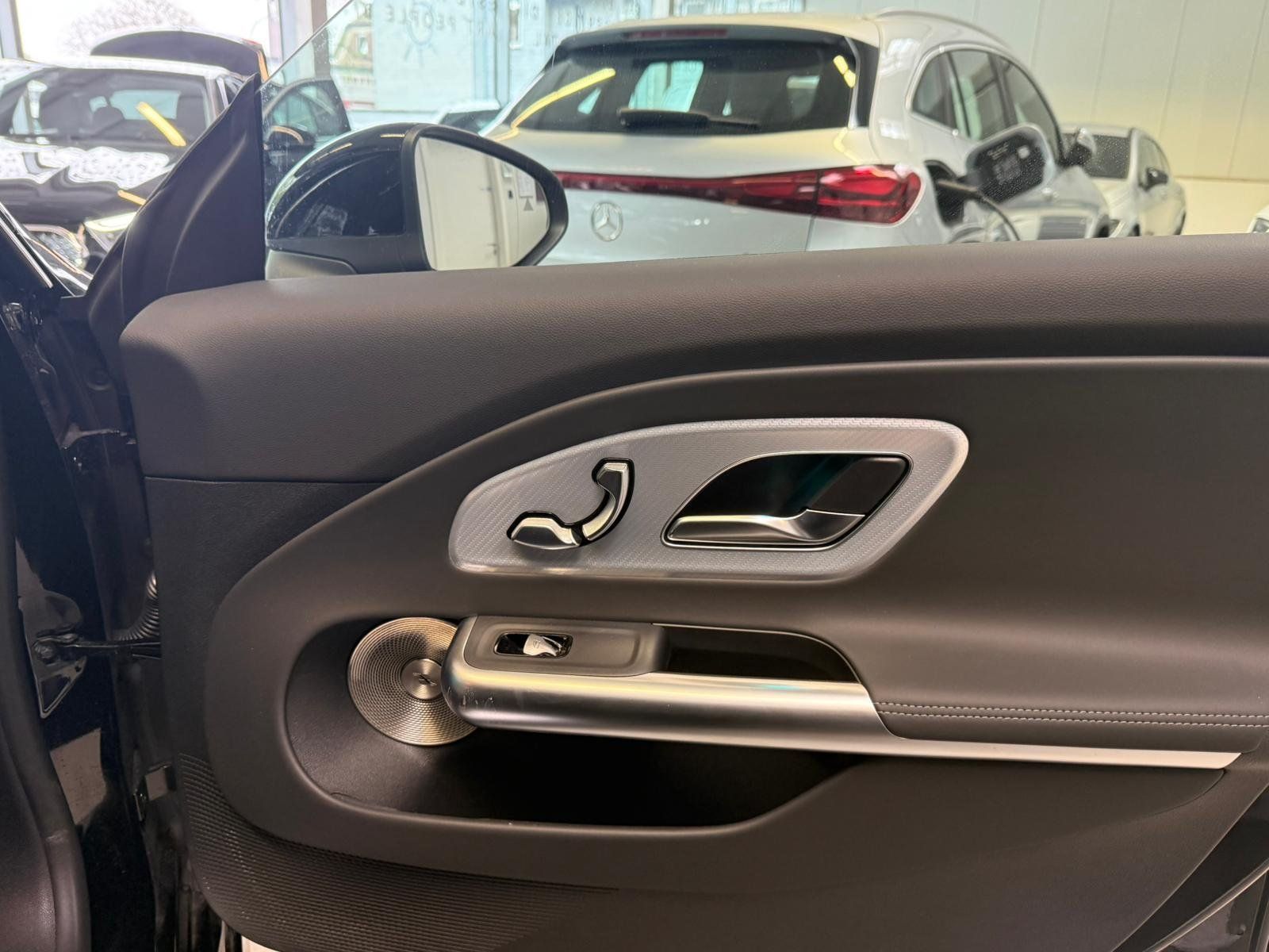 Fahrzeugabbildung Mercedes-Benz CLA 250+ EQ DISTR+BURM3D+PANO+KEYLESS+MBEAM+HUD