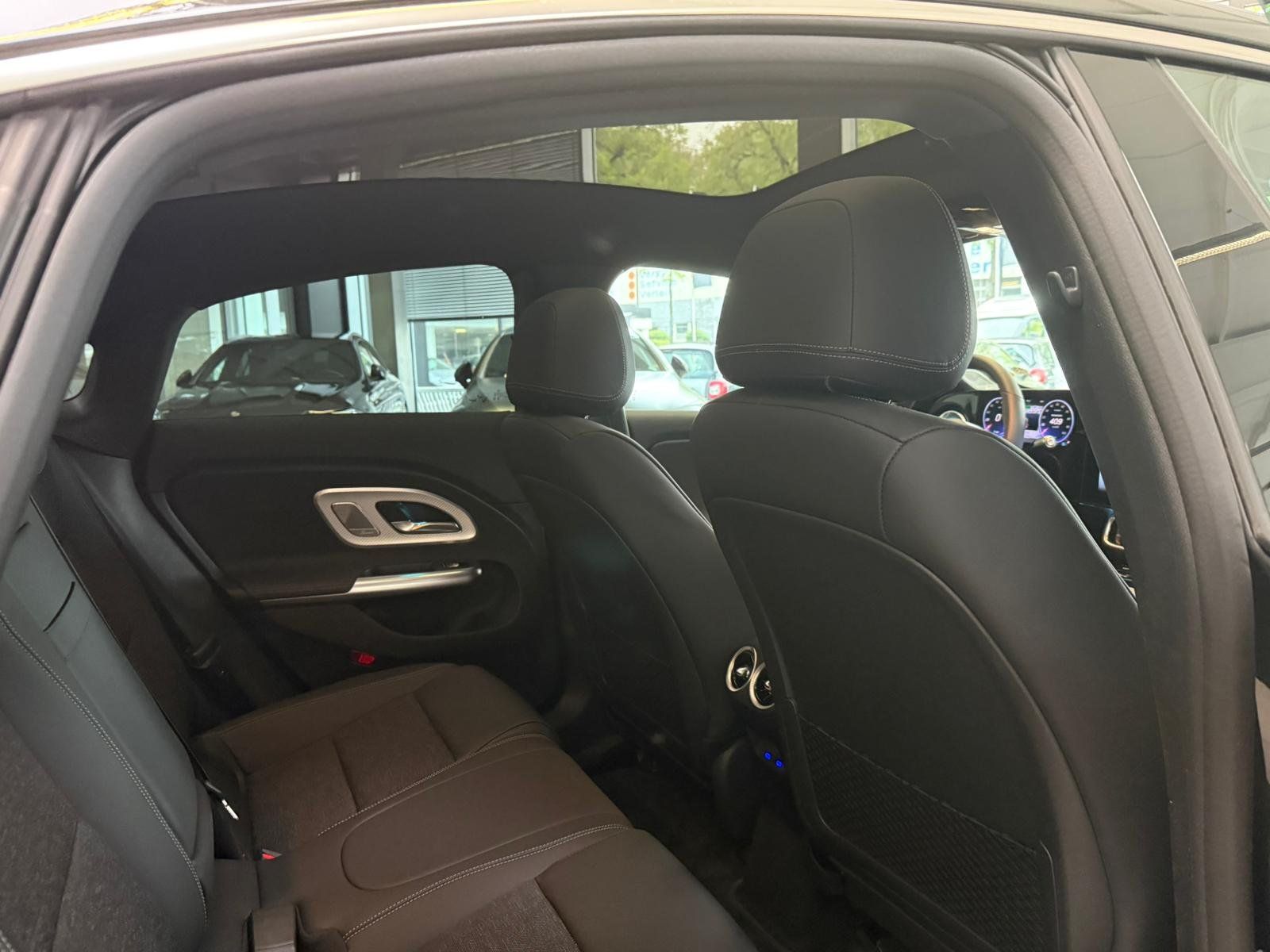 Fahrzeugabbildung Mercedes-Benz CLA 250+ EQ DISTR+BURM3D+PANO+KEYLESS+MBEAM+HUD