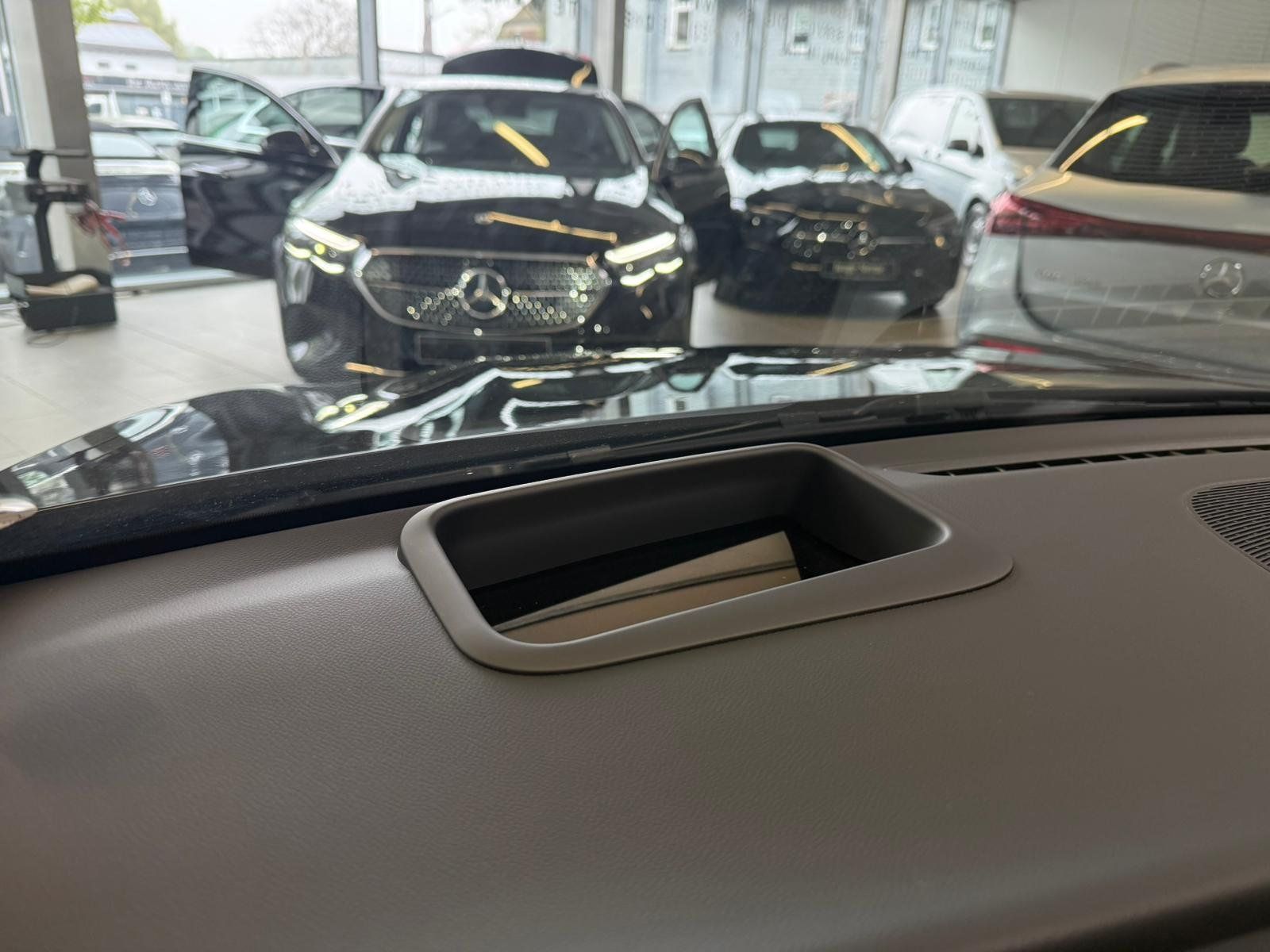 Fahrzeugabbildung Mercedes-Benz CLA 250+ EQ DISTR+BURM3D+PANO+KEYLESS+MBEAM+HUD