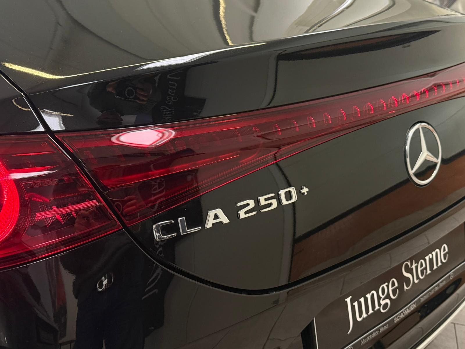 Fahrzeugabbildung Mercedes-Benz CLA 250+ EQ DISTR+BURM3D+PANO+KEYLESS+MBEAM+HUD