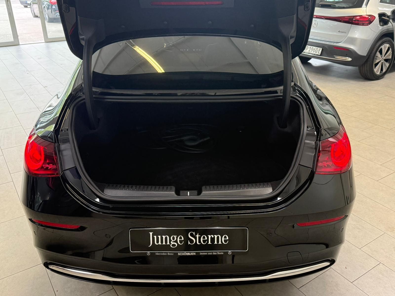 Fahrzeugabbildung Mercedes-Benz CLA 250+ EQ DISTR+BURM3D+PANO+KEYLESS+MBEAM+HUD