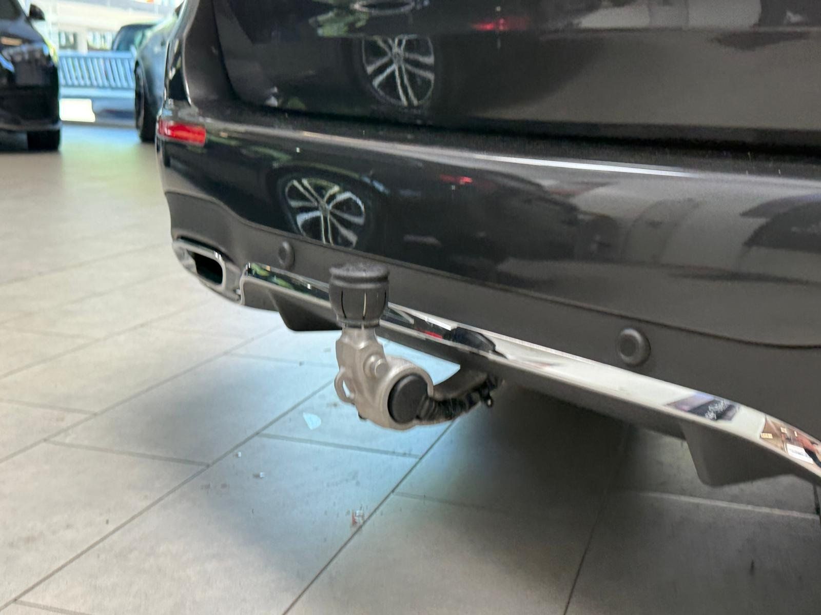 Fahrzeugabbildung Mercedes-Benz E220 d T AMG PANO+DIST+AHK+BURM+KEYLESS+360°+FAP