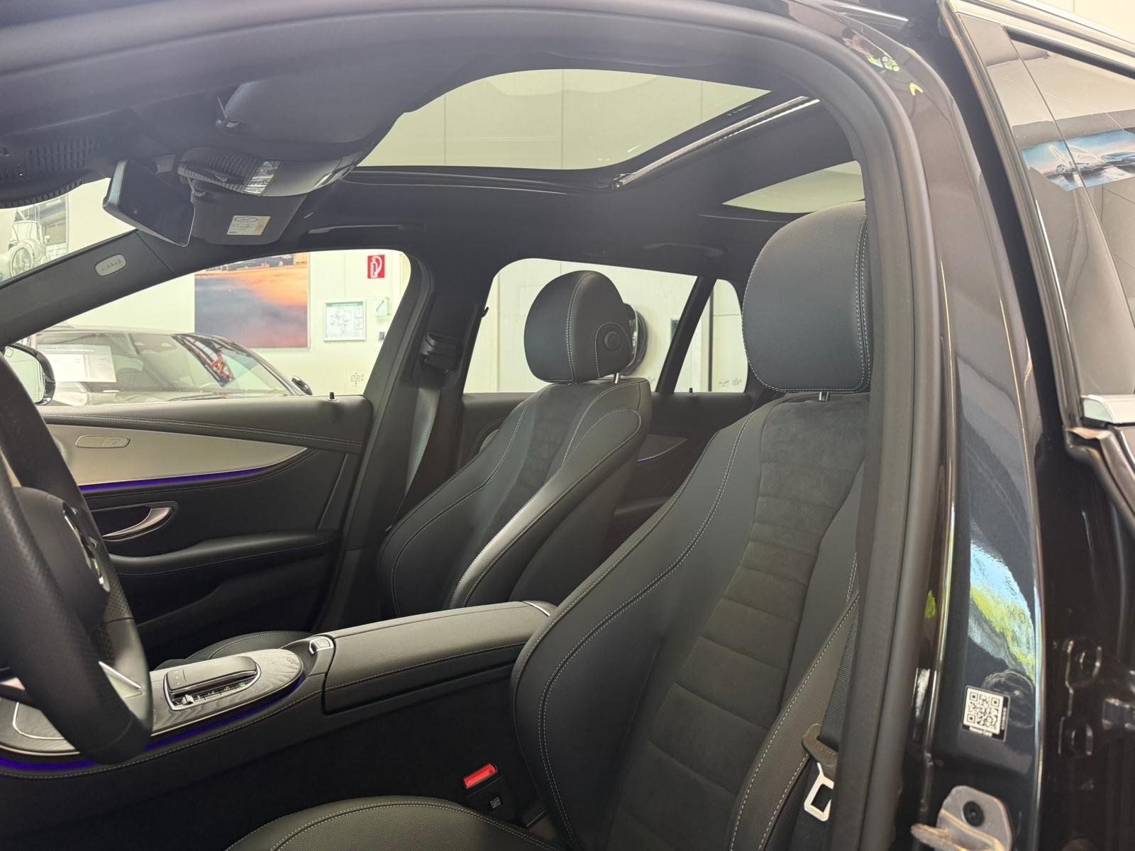 Fahrzeugabbildung Mercedes-Benz E220 d T AMG PANO+DIST+AHK+BURM+KEYLESS+360°+FAP