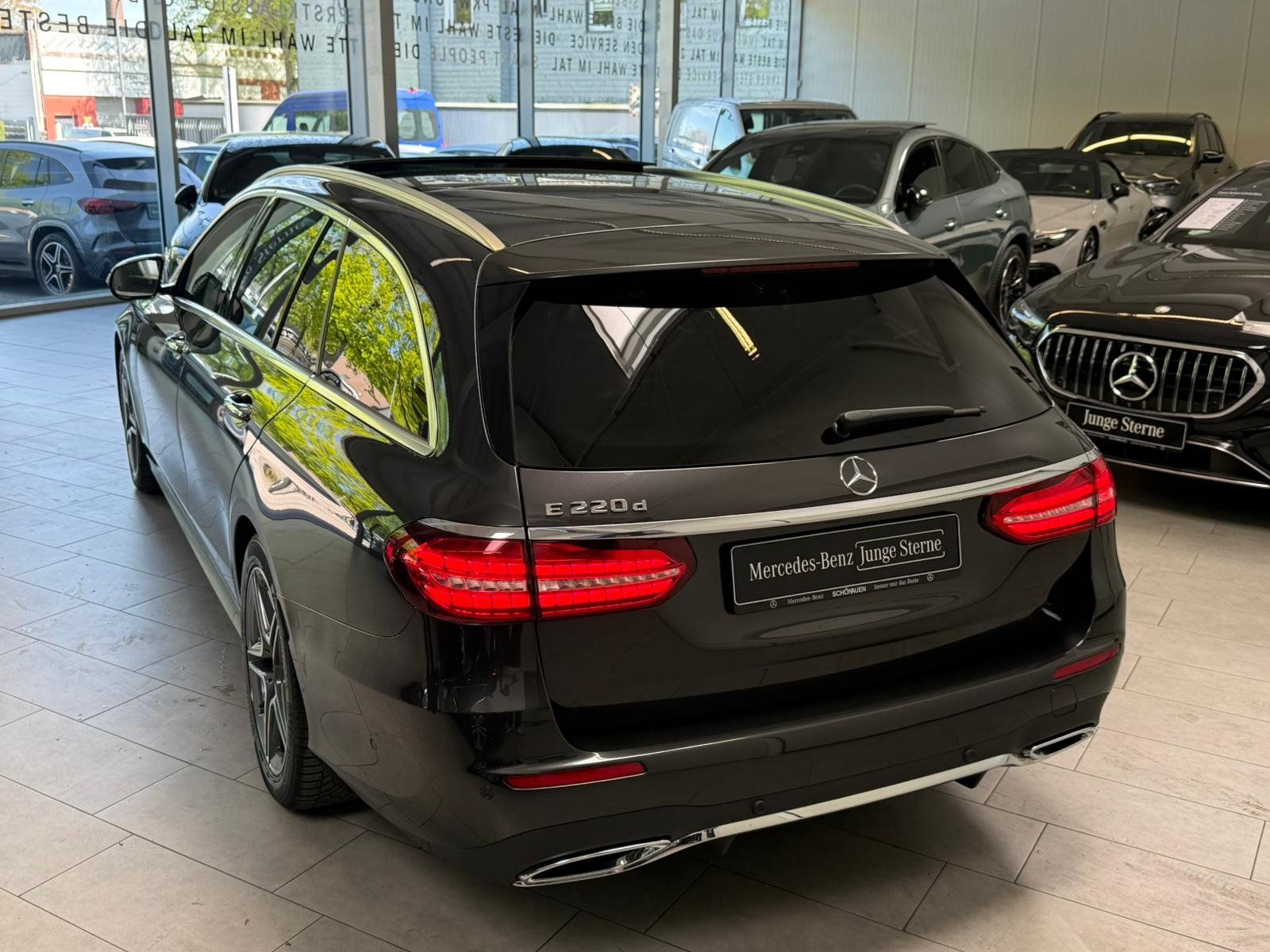 Fahrzeugabbildung Mercedes-Benz E220 d T AMG PANO+DIST+AHK+BURM+KEYLESS+360°+FAP