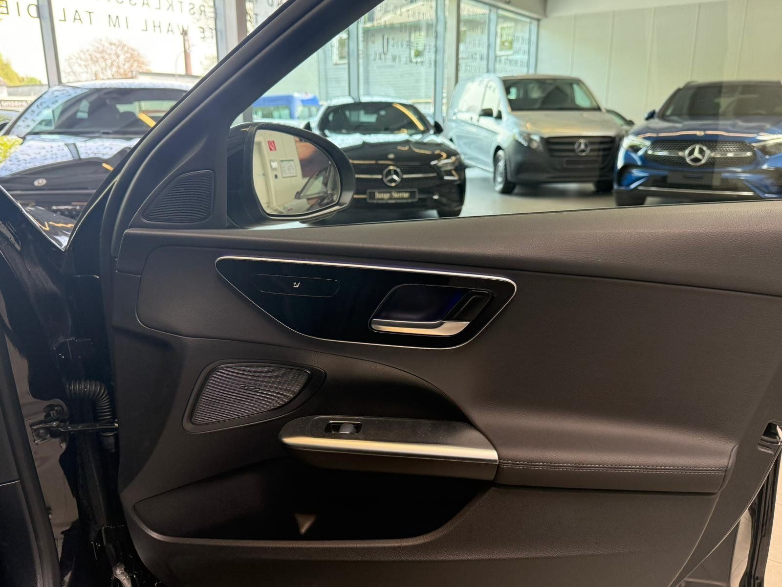 Fahrzeugabbildung Mercedes-Benz C 220 d T AVANTGRDE AHK+DISTR+FAP+360°+LENKHEIZ