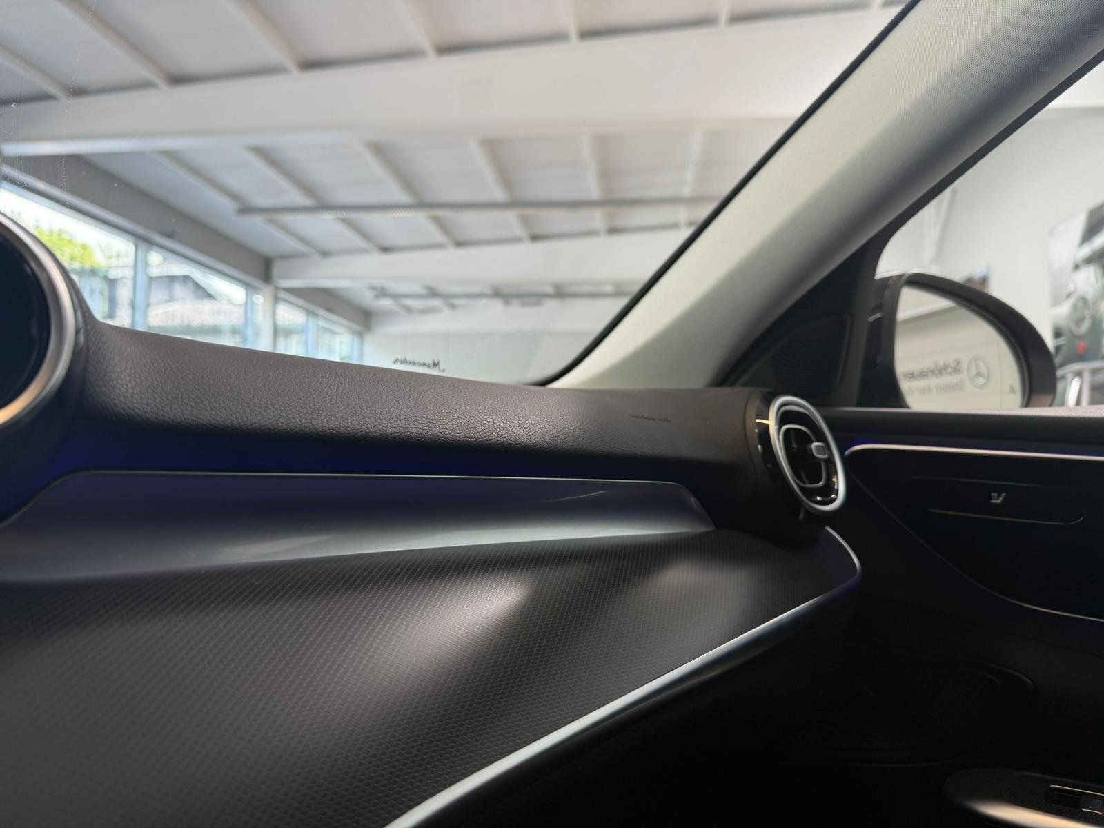 Fahrzeugabbildung Mercedes-Benz C 220 d T AVANTGRDE AHK+DISTR+FAP+360°+LENKHEIZ