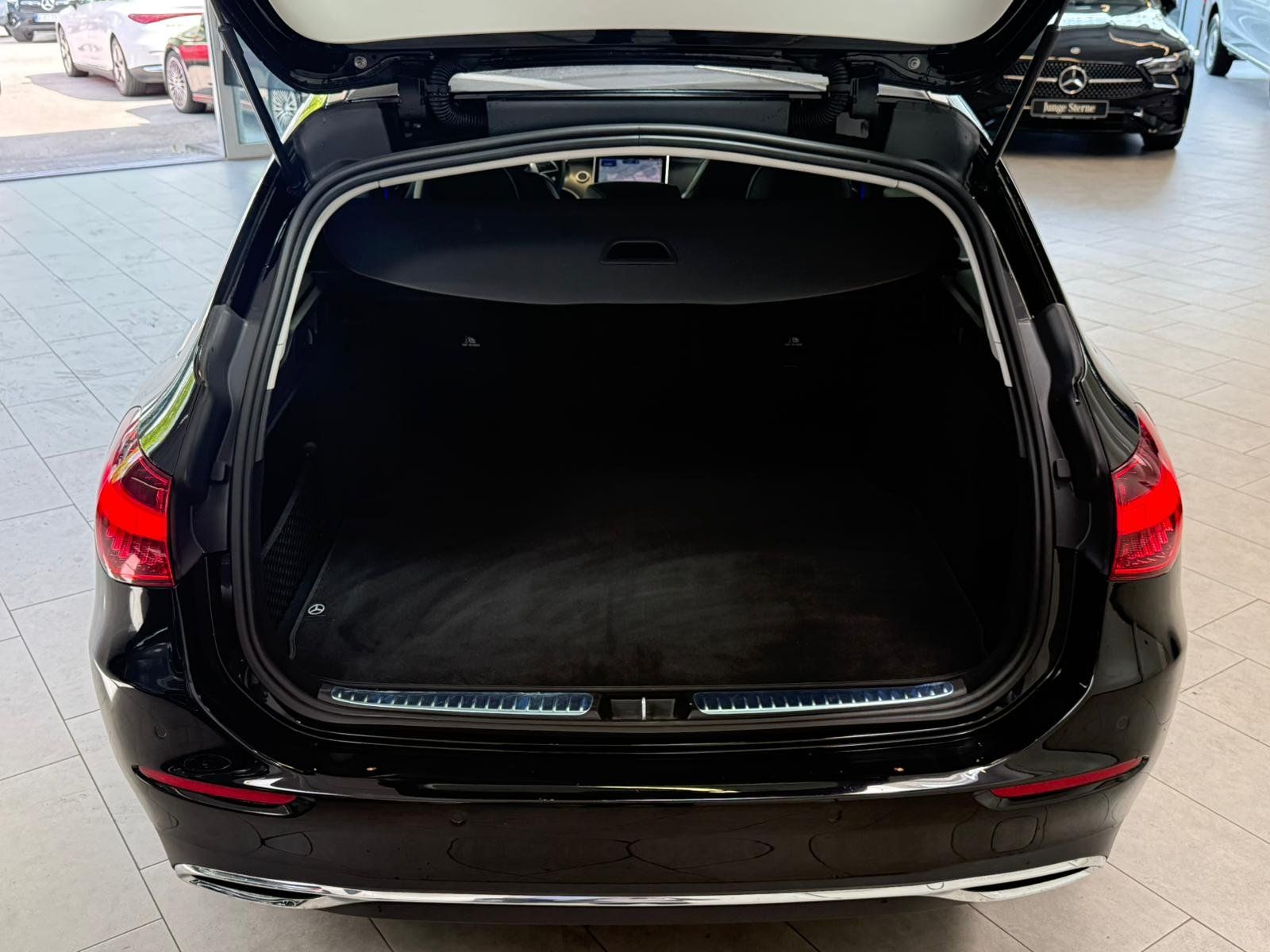 Fahrzeugabbildung Mercedes-Benz C 220 d T AVANTGRDE AHK+DISTR+FAP+360°+LENKHEIZ