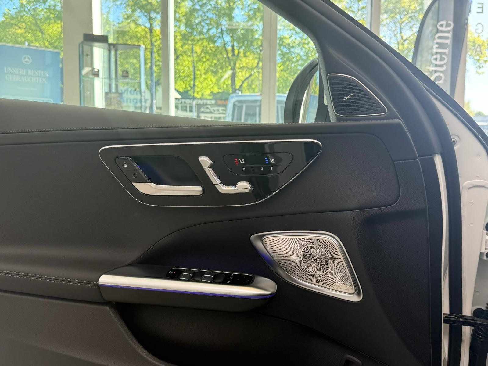 Fahrzeugabbildung Mercedes-Benz C180 T AVANTGRADE DLIGHT+BURM3D+FAP+HUD+PANO+360