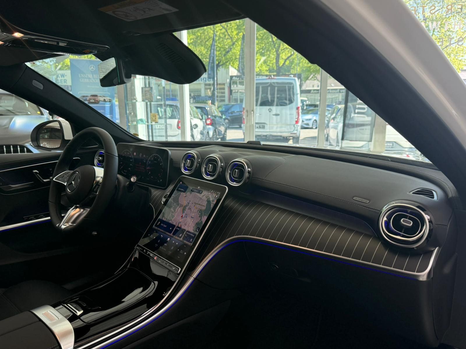 Fahrzeugabbildung Mercedes-Benz C180 T AVANTGRADE DLIGHT+BURM3D+FAP+HUD+PANO+360