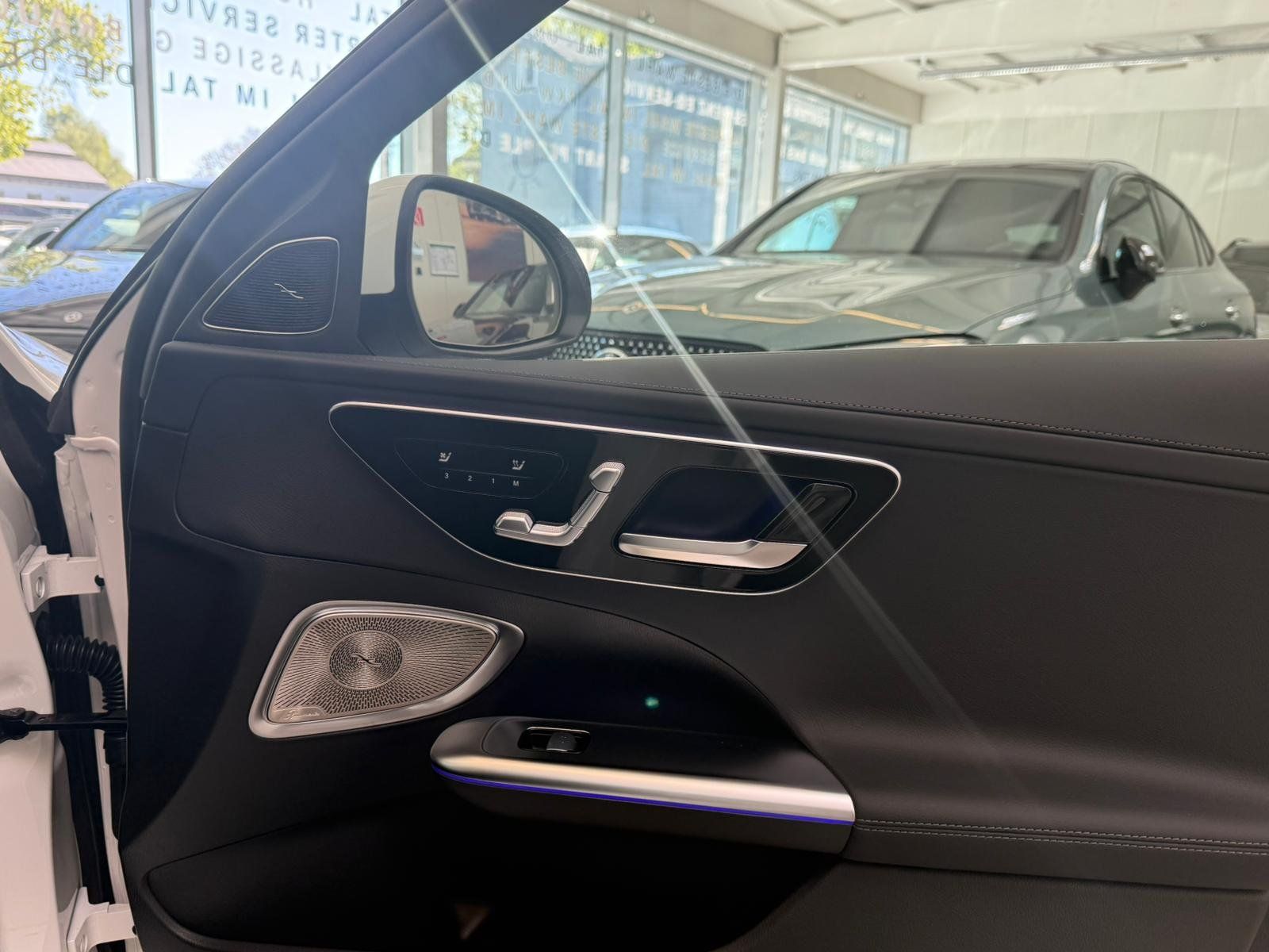 Fahrzeugabbildung Mercedes-Benz C180 T AVANTGRADE DLIGHT+BURM3D+FAP+HUD+PANO+360