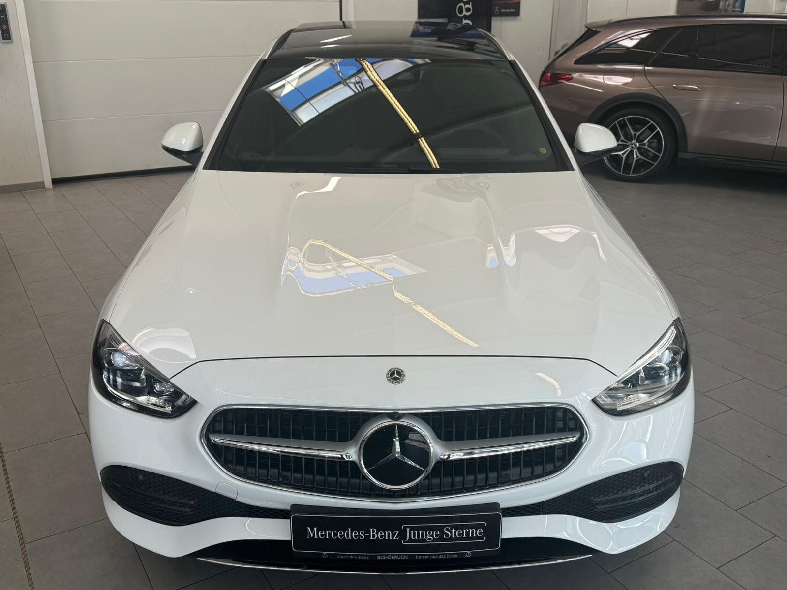 Fahrzeugabbildung Mercedes-Benz C180 T AVANTGRADE DLIGHT+BURM3D+FAP+HUD+PANO+360