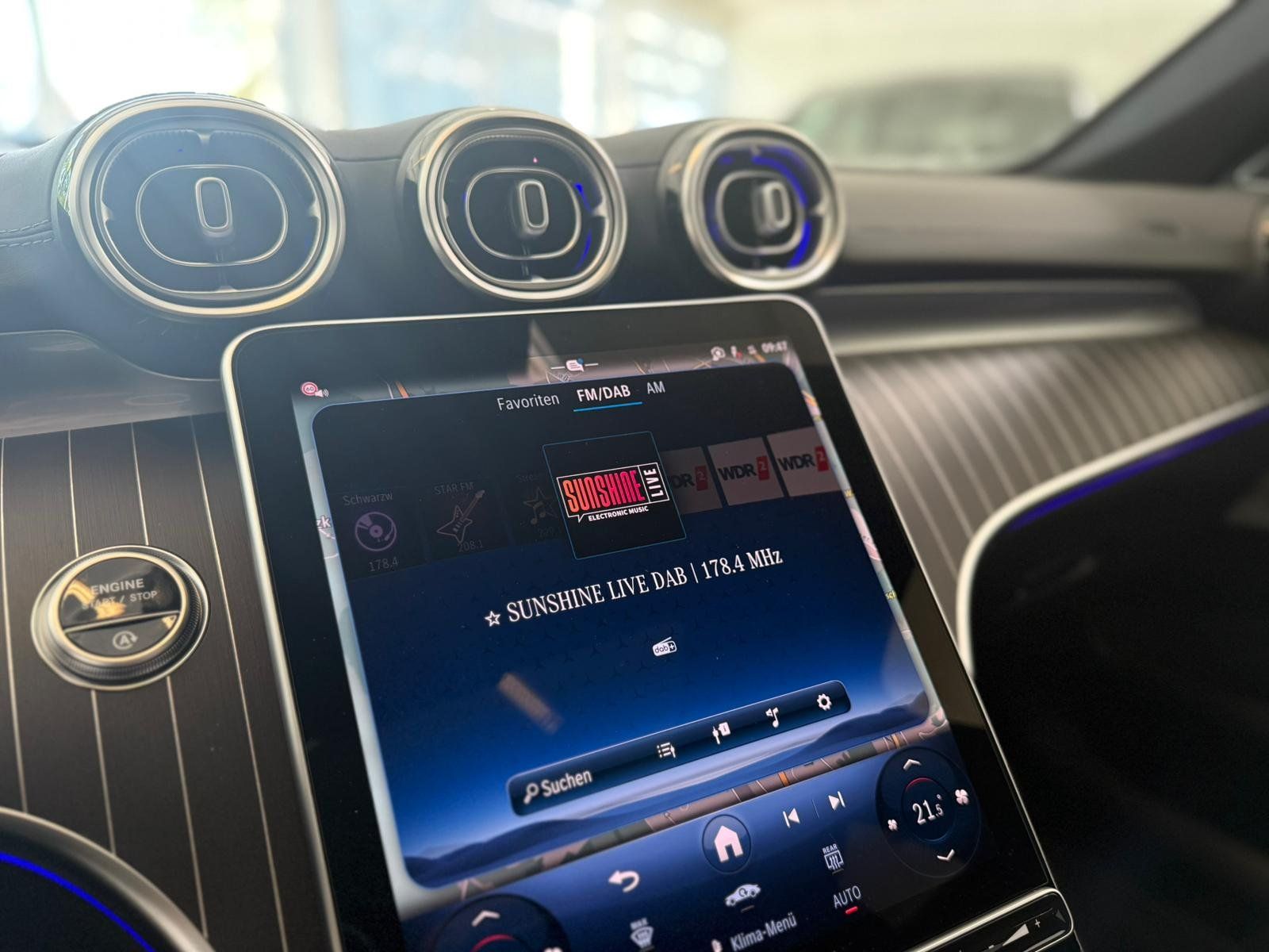 Fahrzeugabbildung Mercedes-Benz C180 T AVANTGRADE DLIGHT+BURM3D+FAP+HUD+PANO+360