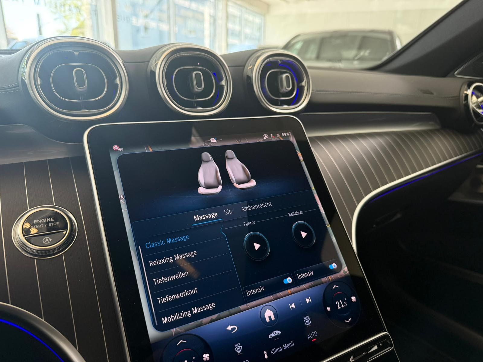 Fahrzeugabbildung Mercedes-Benz C180 T AVANTGRADE DLIGHT+BURM3D+FAP+HUD+PANO+360