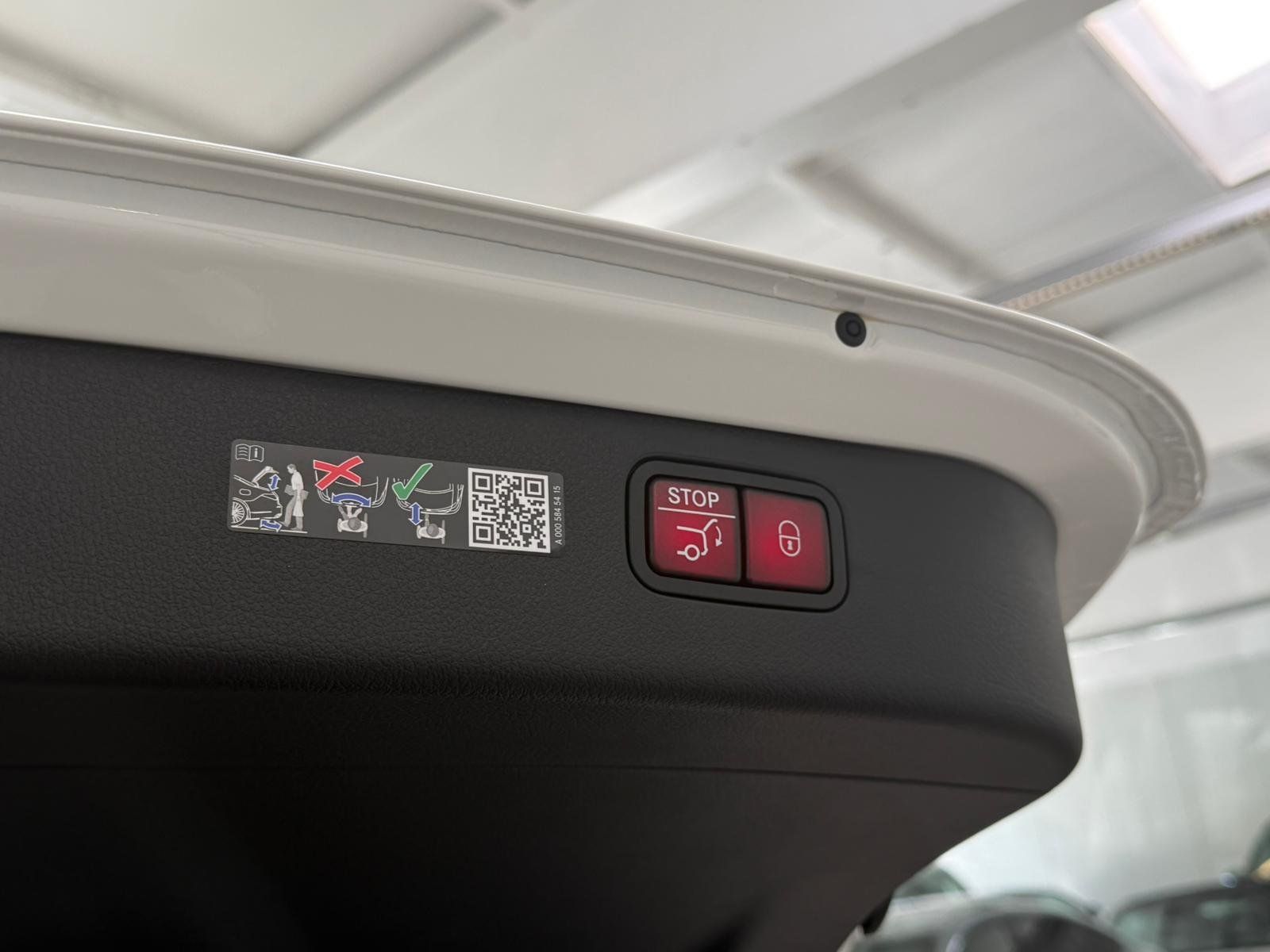 Fahrzeugabbildung Mercedes-Benz C180 T AVANTGRADE DLIGHT+BURM3D+FAP+HUD+PANO+360