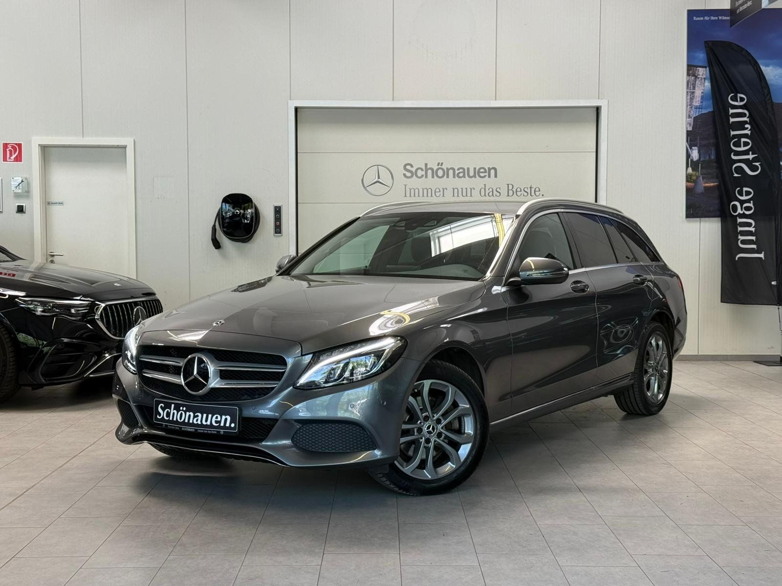 Mercedes-Benz C220d T4M AVANTGARDE KAMERA+AHK+DISTR+EDW+COMAND