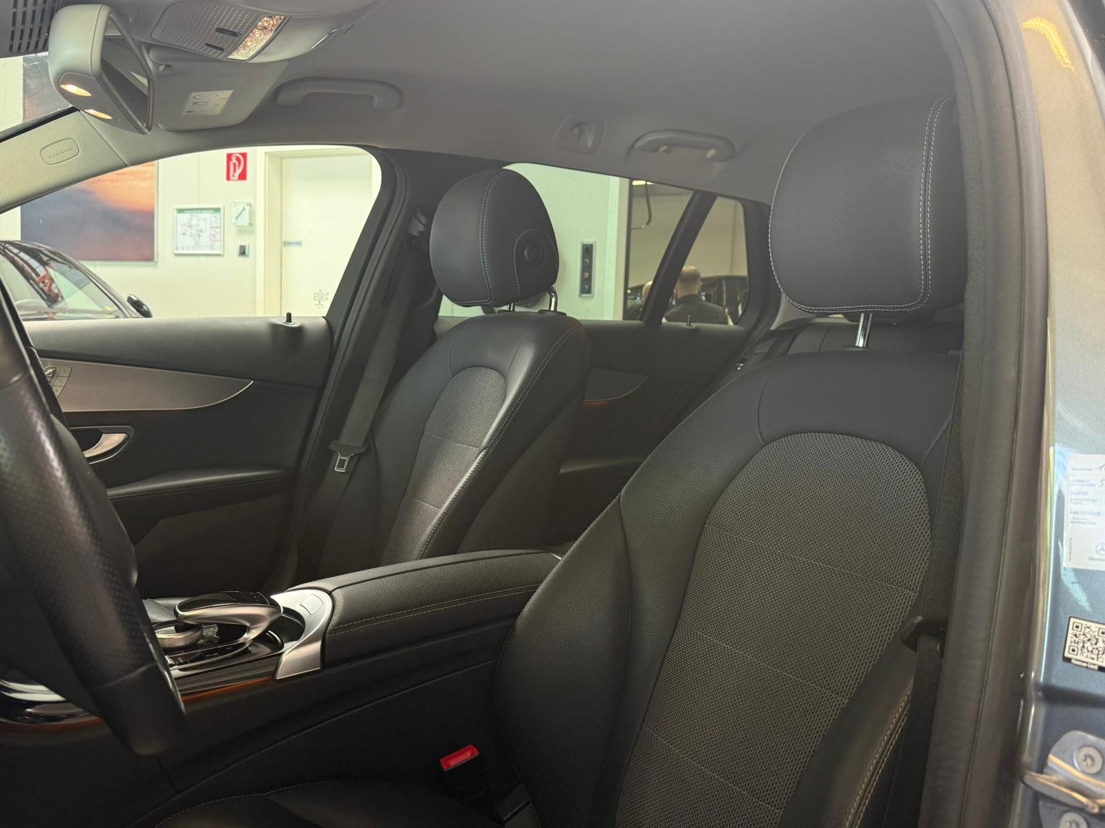 Fahrzeugabbildung Mercedes-Benz C220d T4M AVANTGARDE KAMERA+AHK+DISTR+EDW+COMAND