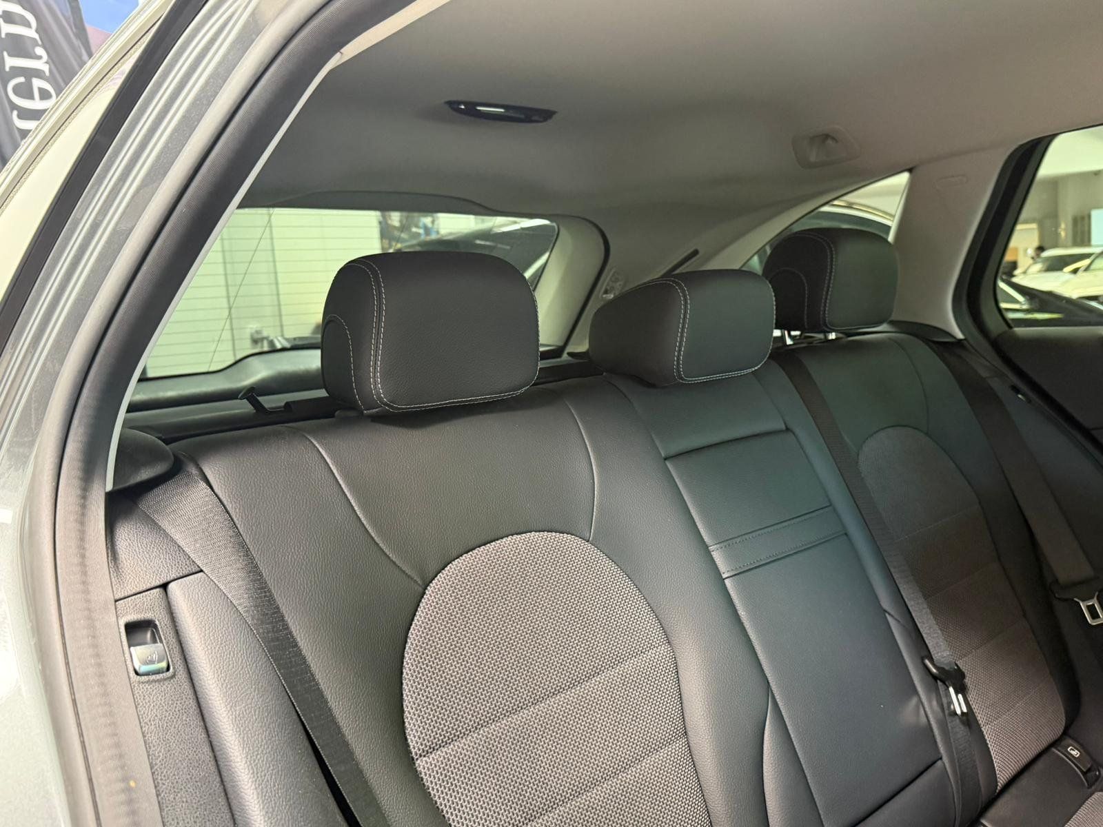 Fahrzeugabbildung Mercedes-Benz C220d T4M AVANTGARDE KAMERA+AHK+DISTR+EDW+COMAND