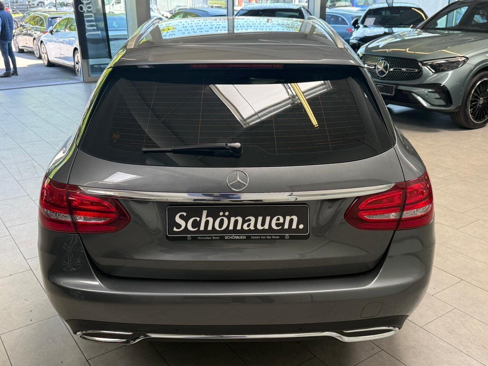 Fahrzeugabbildung Mercedes-Benz C220d T4M AVANTGARDE KAMERA+AHK+DISTR+EDW+COMAND