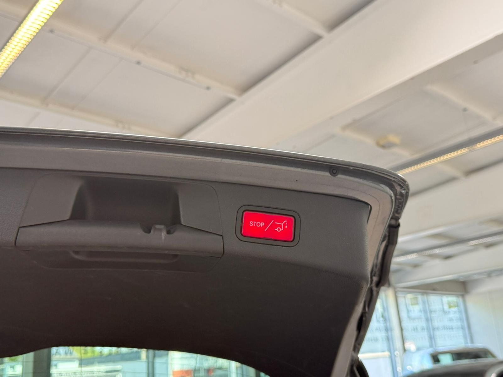 Fahrzeugabbildung Mercedes-Benz C220d T4M AVANTGARDE KAMERA+AHK+DISTR+EDW+COMAND