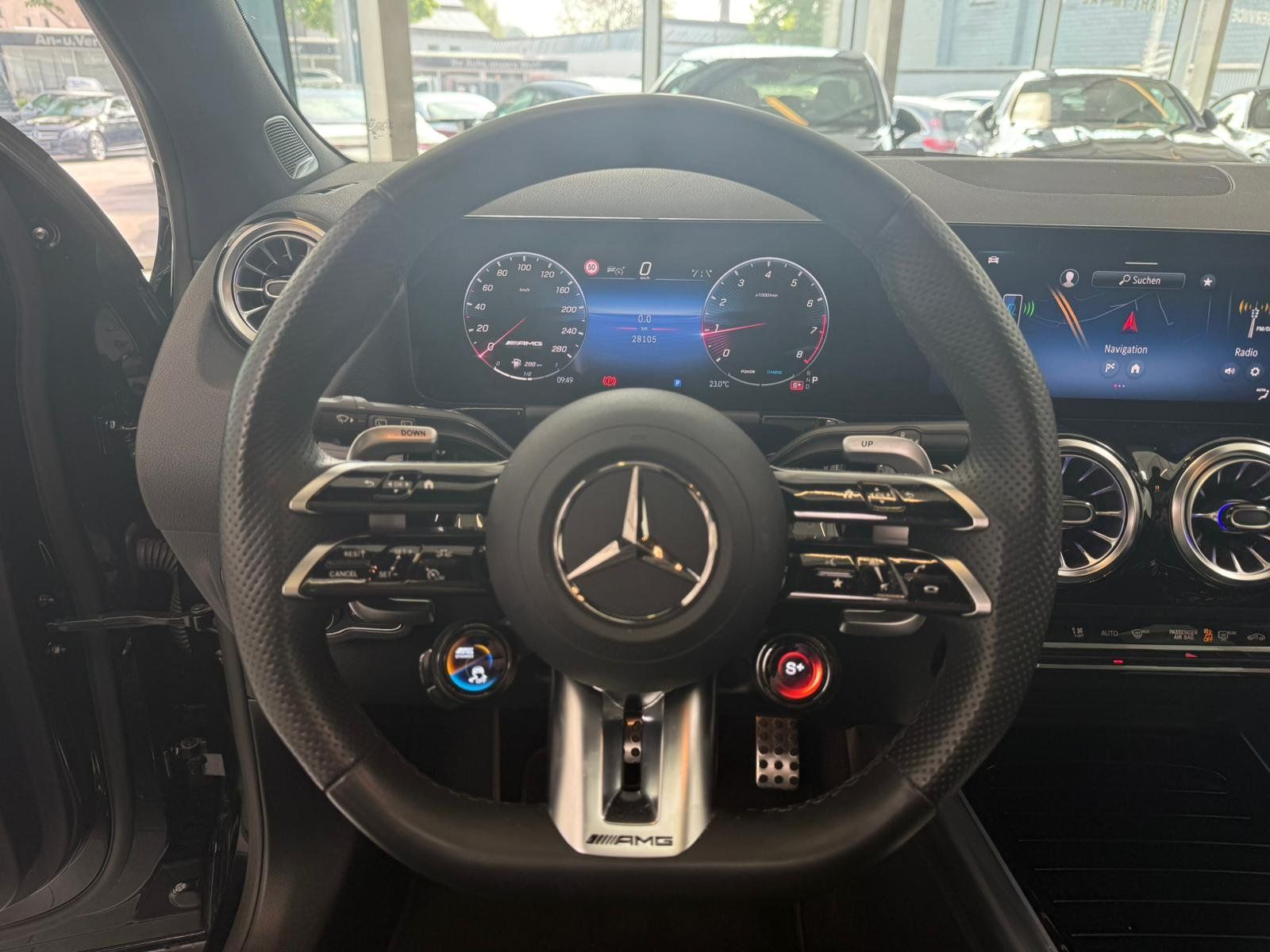 Fahrzeugabbildung Mercedes-Benz GLA 35 4M PANO+AHK+NIGHT2+EDW+KEYLESS+MBEAM+BURM
