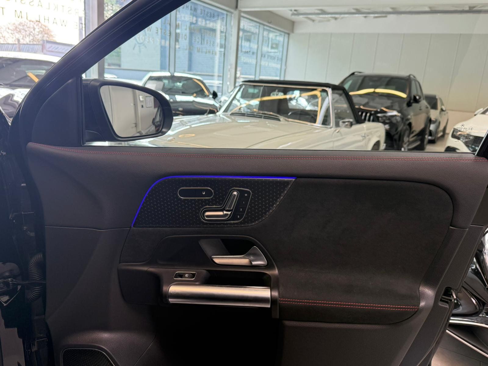Fahrzeugabbildung Mercedes-Benz GLA 35 4M PANO+AHK+NIGHT2+EDW+KEYLESS+MBEAM+BURM