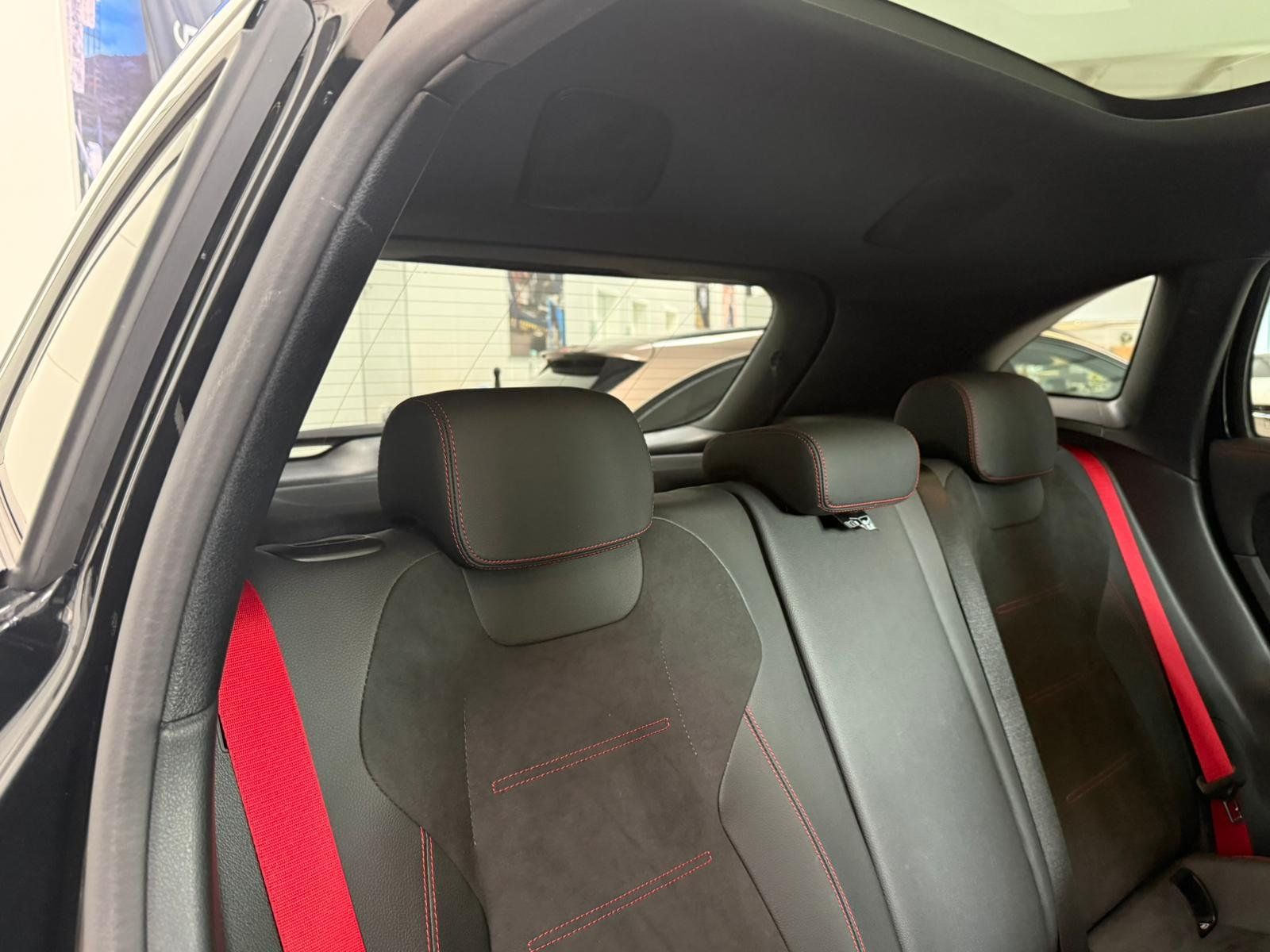 Fahrzeugabbildung Mercedes-Benz GLA 35 4M PANO+AHK+NIGHT2+EDW+KEYLESS+MBEAM+BURM