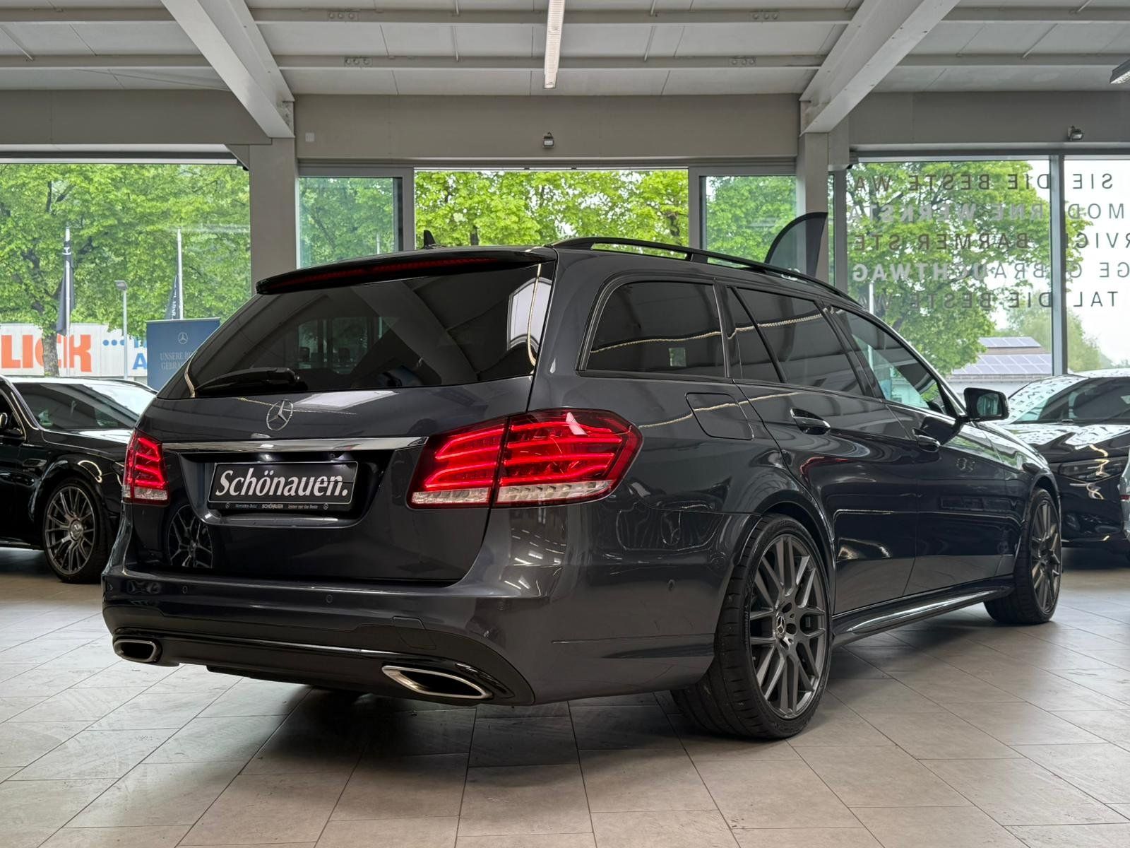 Fahrzeugabbildung Mercedes-Benz E 250 BT T AMG+AIRM+TV+FONDENt+FAP+HARMAN+MASSAG