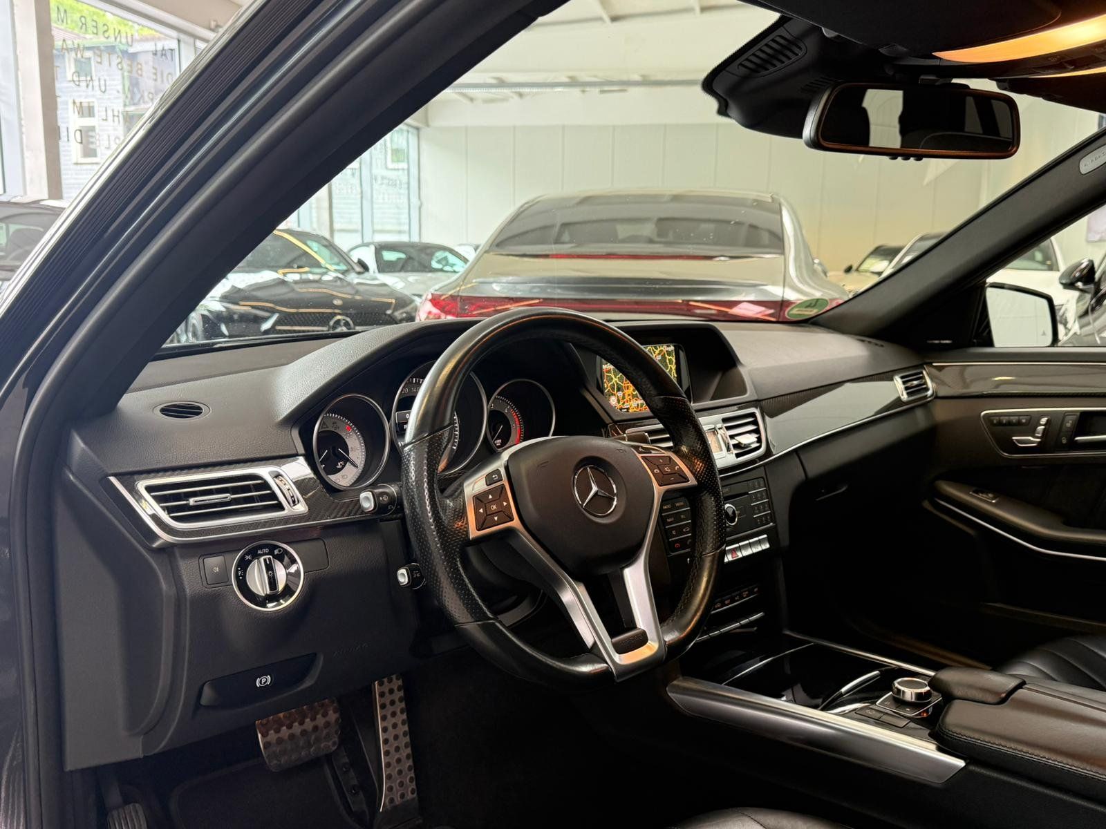 Fahrzeugabbildung Mercedes-Benz E 250 BT T AMG+AIRM+TV+FONDENt+FAP+HARMAN+MASSAG