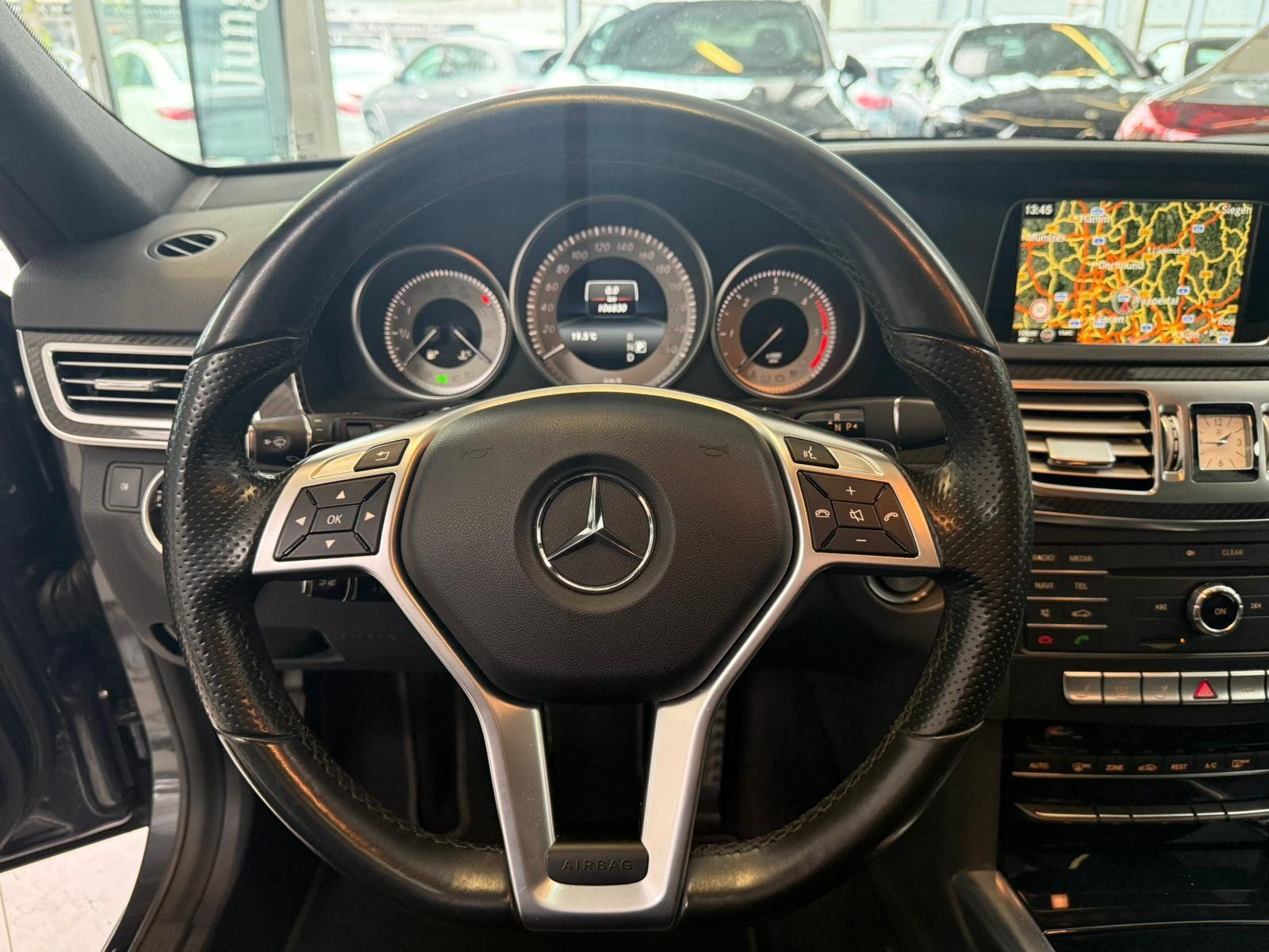 Fahrzeugabbildung Mercedes-Benz E 250 BT T AMG+AIRM+TV+FONDENt+FAP+HARMAN+MASSAG
