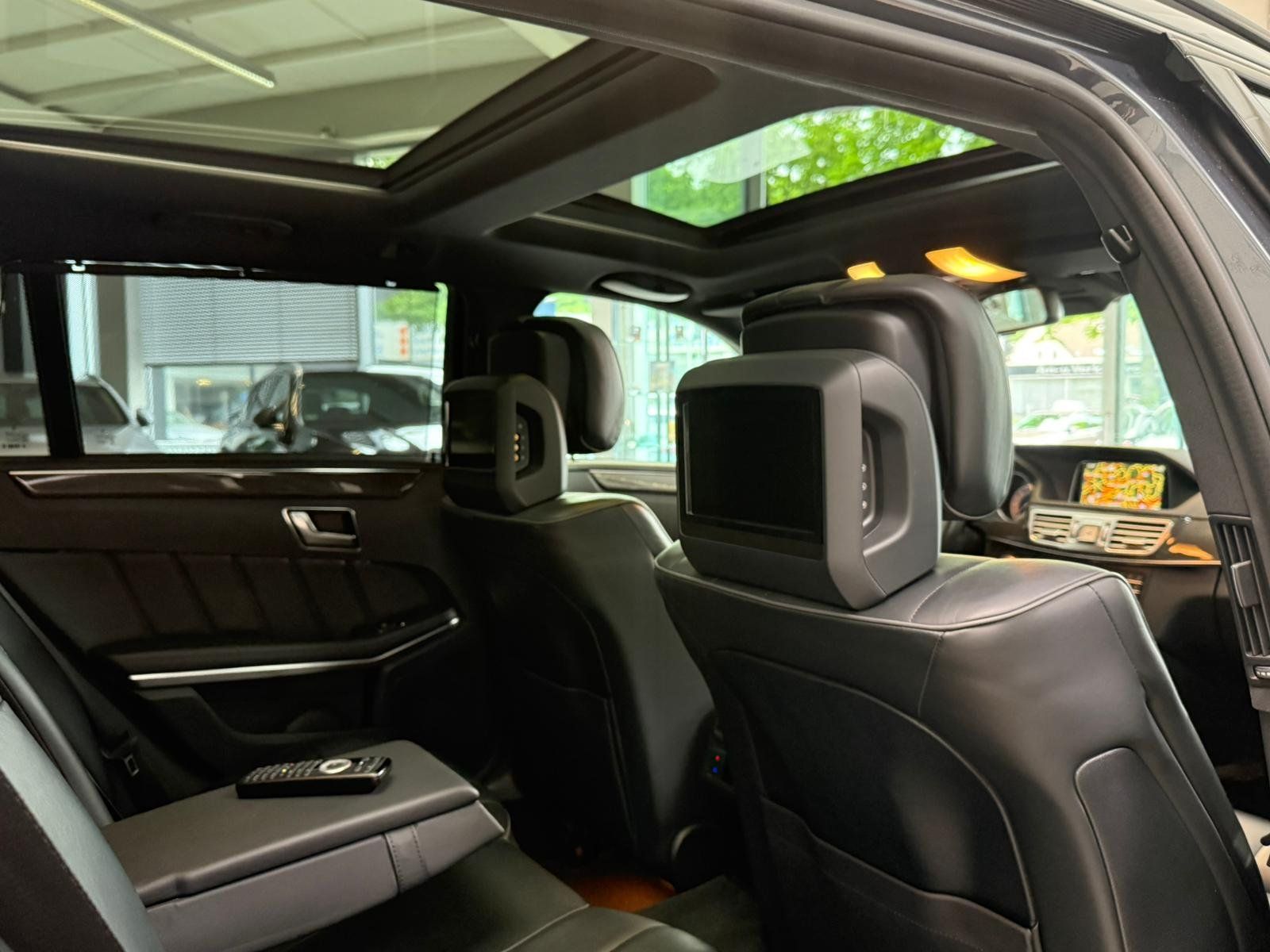 Fahrzeugabbildung Mercedes-Benz E 250 BT T AMG+AIRM+TV+FONDENt+FAP+HARMAN+MASSAG