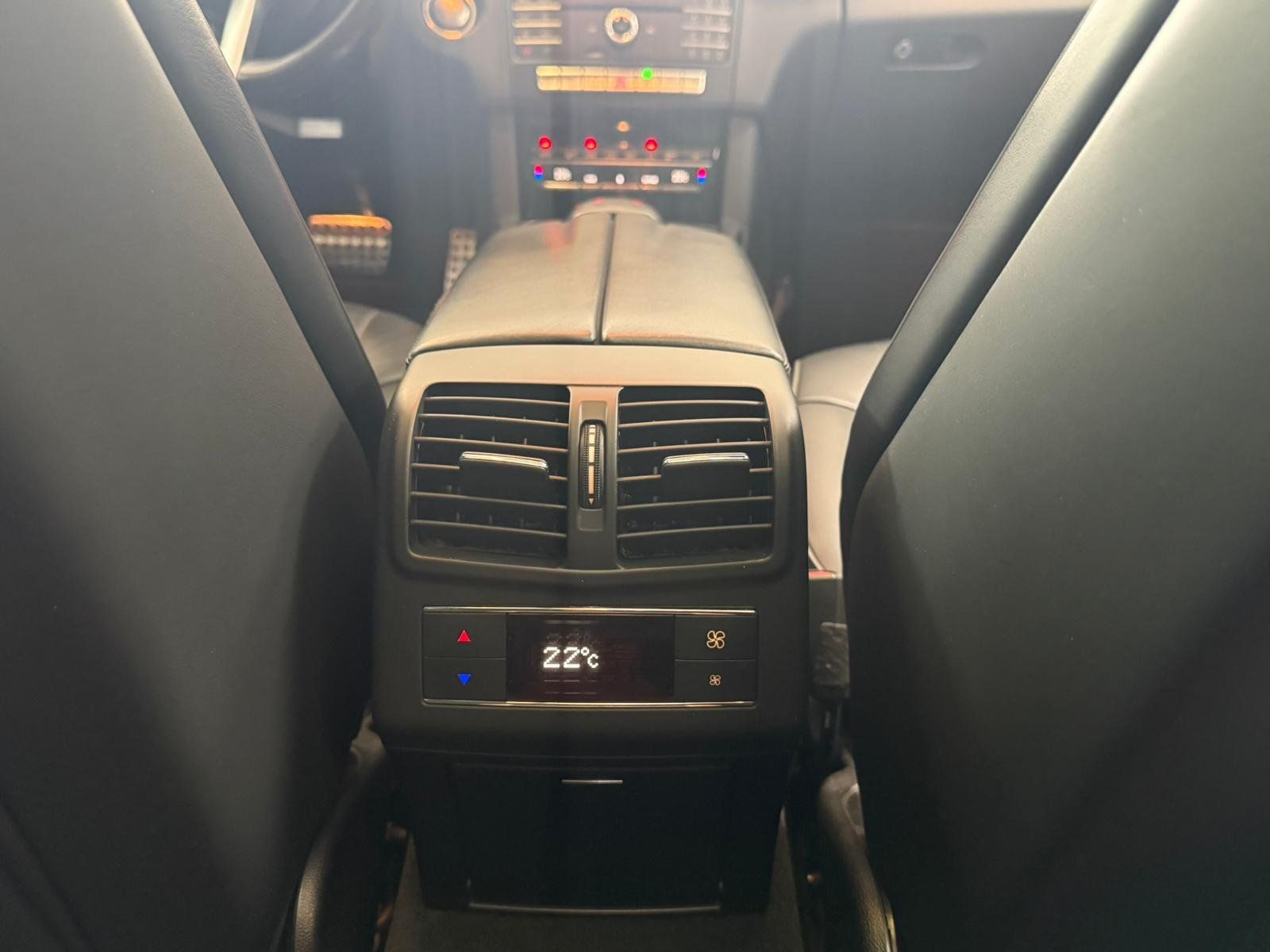 Fahrzeugabbildung Mercedes-Benz E 250 BT T AMG+AIRM+TV+FONDENt+FAP+HARMAN+MASSAG