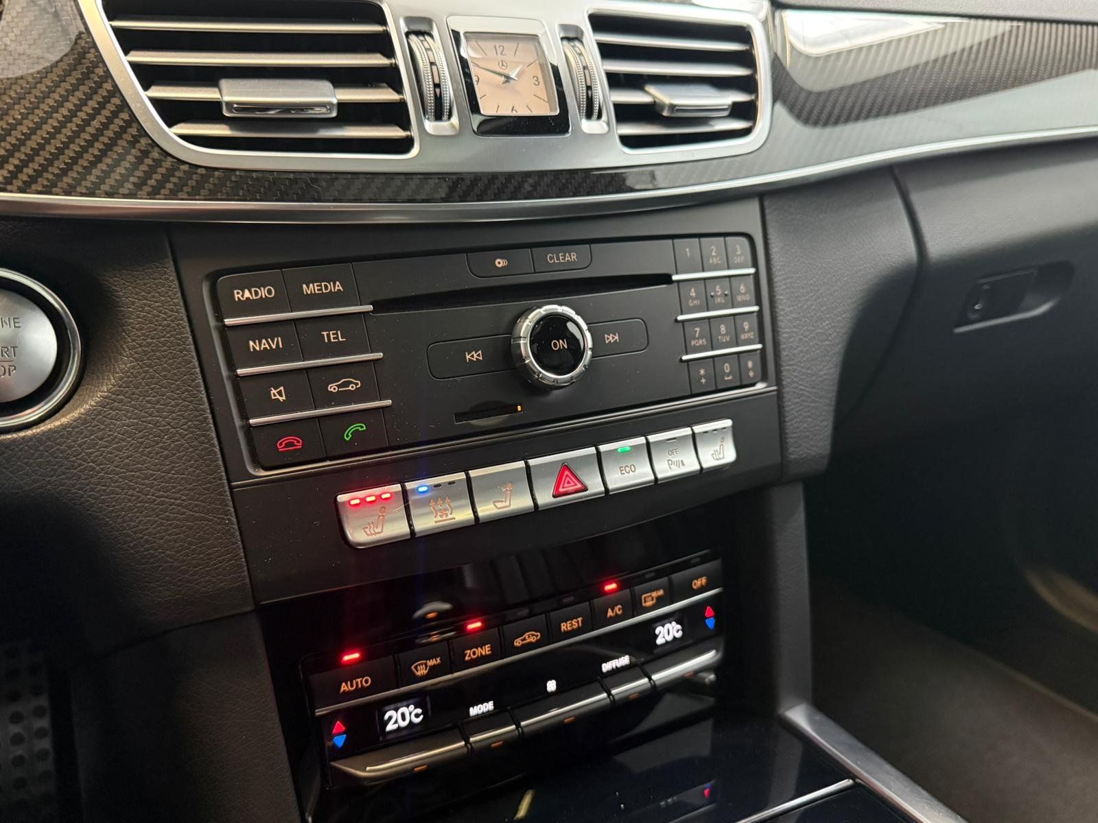Fahrzeugabbildung Mercedes-Benz E 250 BT T AMG+AIRM+TV+FONDENt+FAP+HARMAN+MASSAG