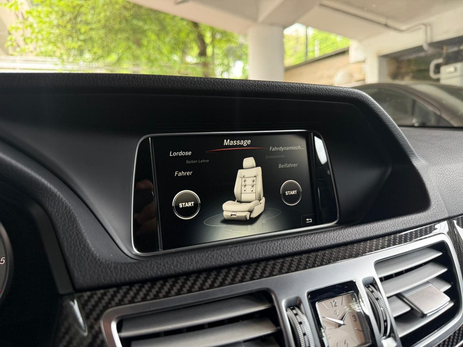Fahrzeugabbildung Mercedes-Benz E 250 BT T AMG+AIRM+TV+FONDENt+FAP+HARMAN+MASSAG