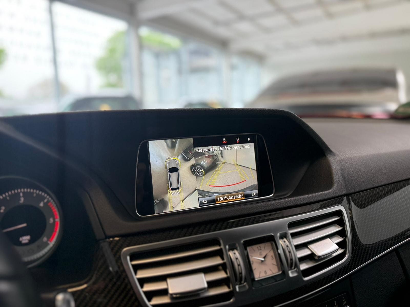 Fahrzeugabbildung Mercedes-Benz E 250 BT T AMG+AIRM+TV+FONDENt+FAP+HARMAN+MASSAG