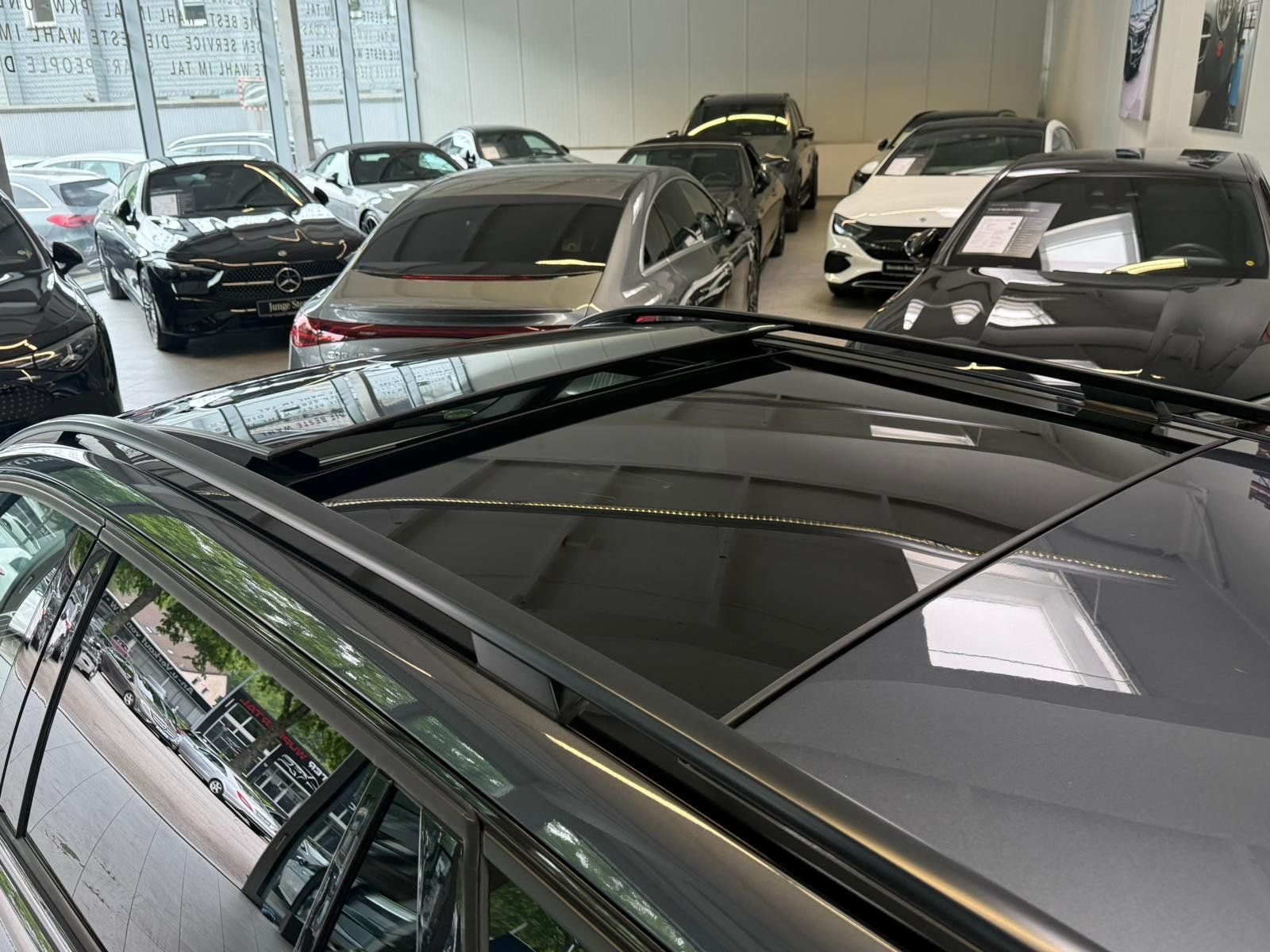 Fahrzeugabbildung Mercedes-Benz E 250 BT T AMG+AIRM+TV+FONDENt+FAP+HARMAN+MASSAG