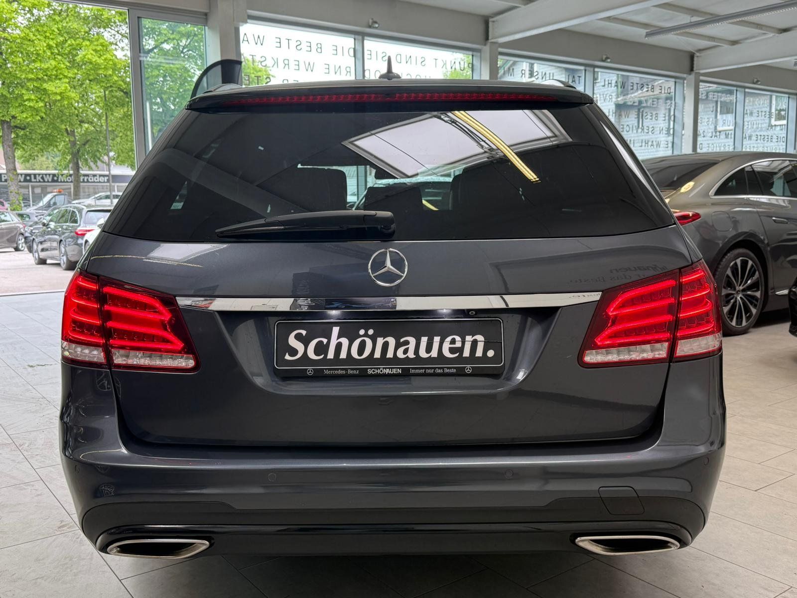 Fahrzeugabbildung Mercedes-Benz E 250 BT T AMG+AIRM+TV+FONDENt+FAP+HARMAN+MASSAG