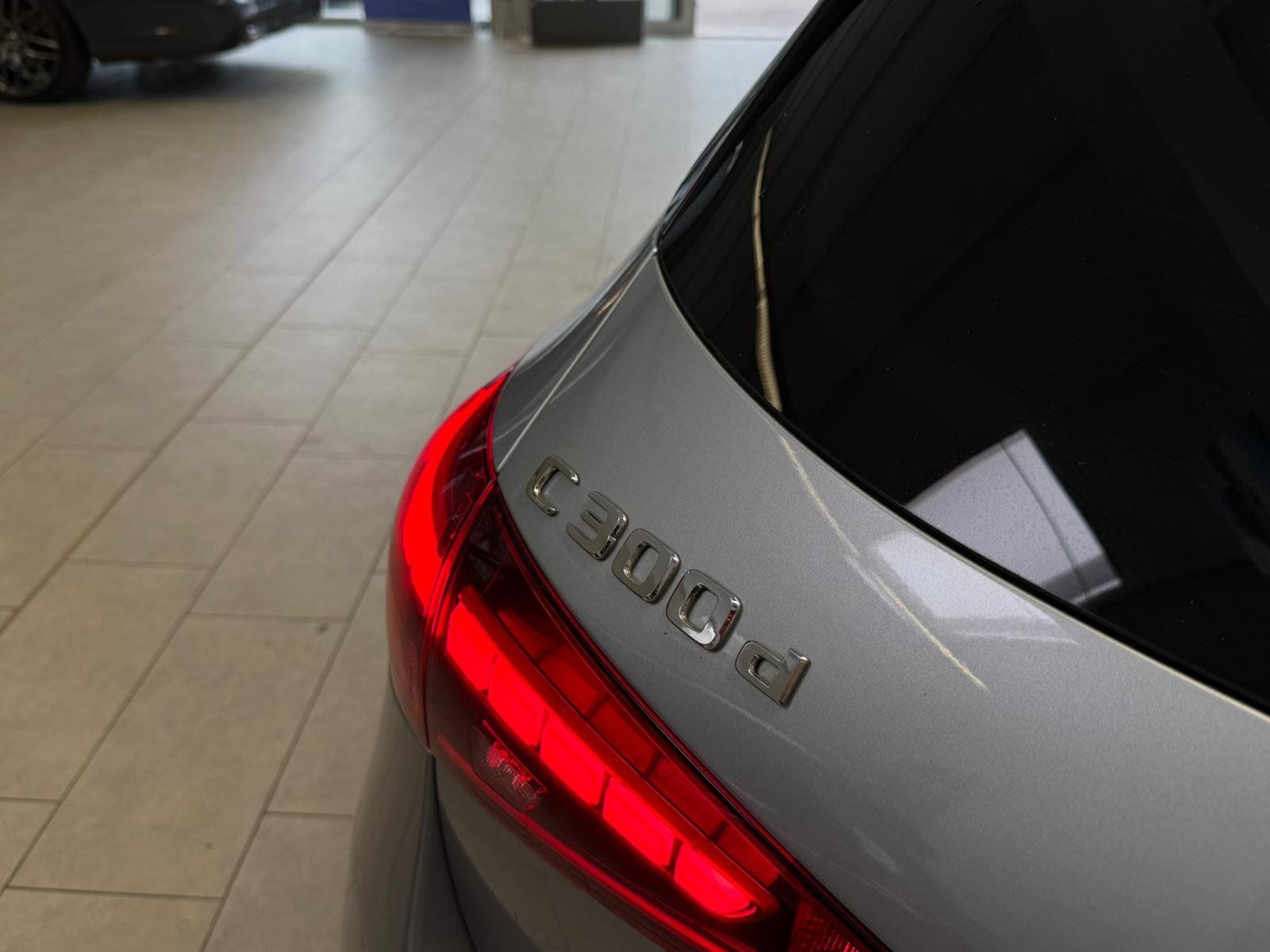 Fahrzeugabbildung Mercedes-Benz C 300 d T AMG+DLIGHT+DISTR+PANO+FAP+KEYLESS+19"