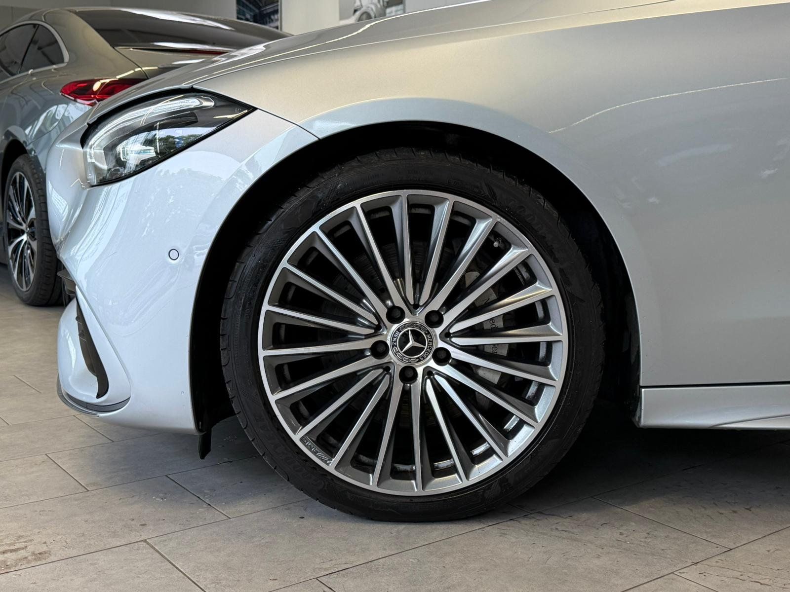 Fahrzeugabbildung Mercedes-Benz C 300 d T AMG+DLIGHT+DISTR+PANO+FAP+KEYLESS+19"