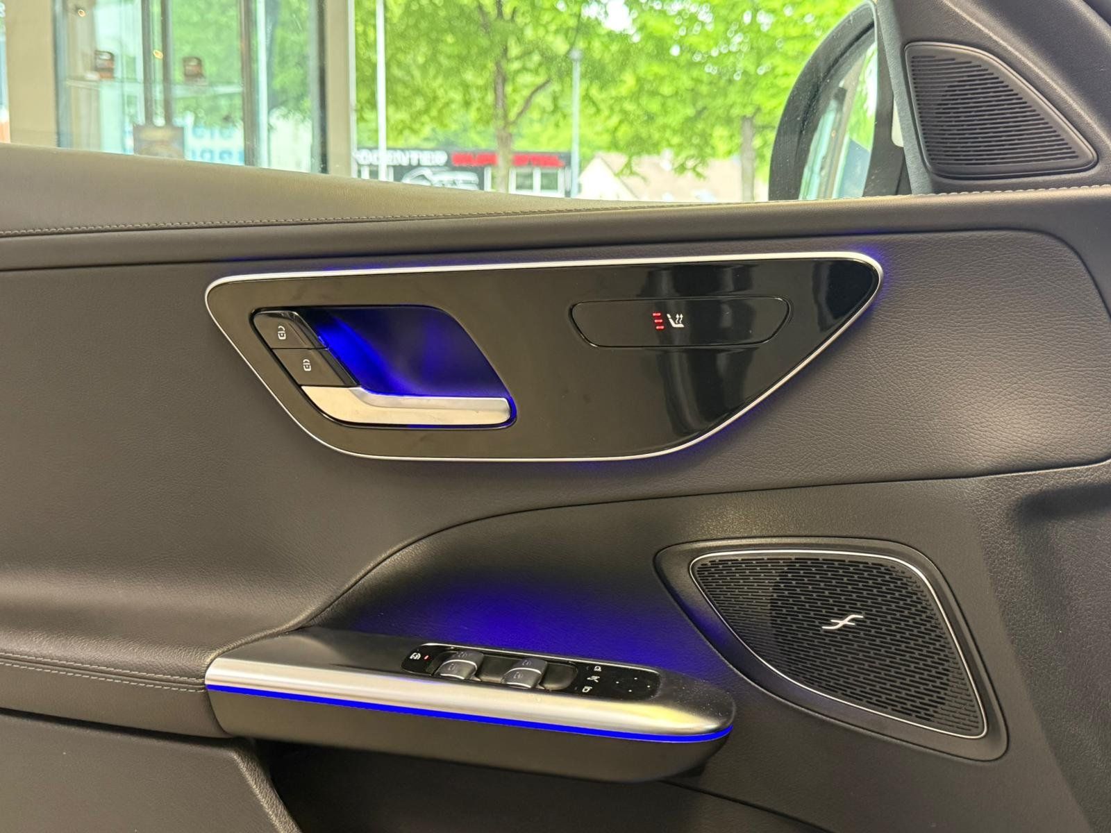 Fahrzeugabbildung Mercedes-Benz C 300 d T AMG+DLIGHT+DISTR+PANO+FAP+KEYLESS+19"