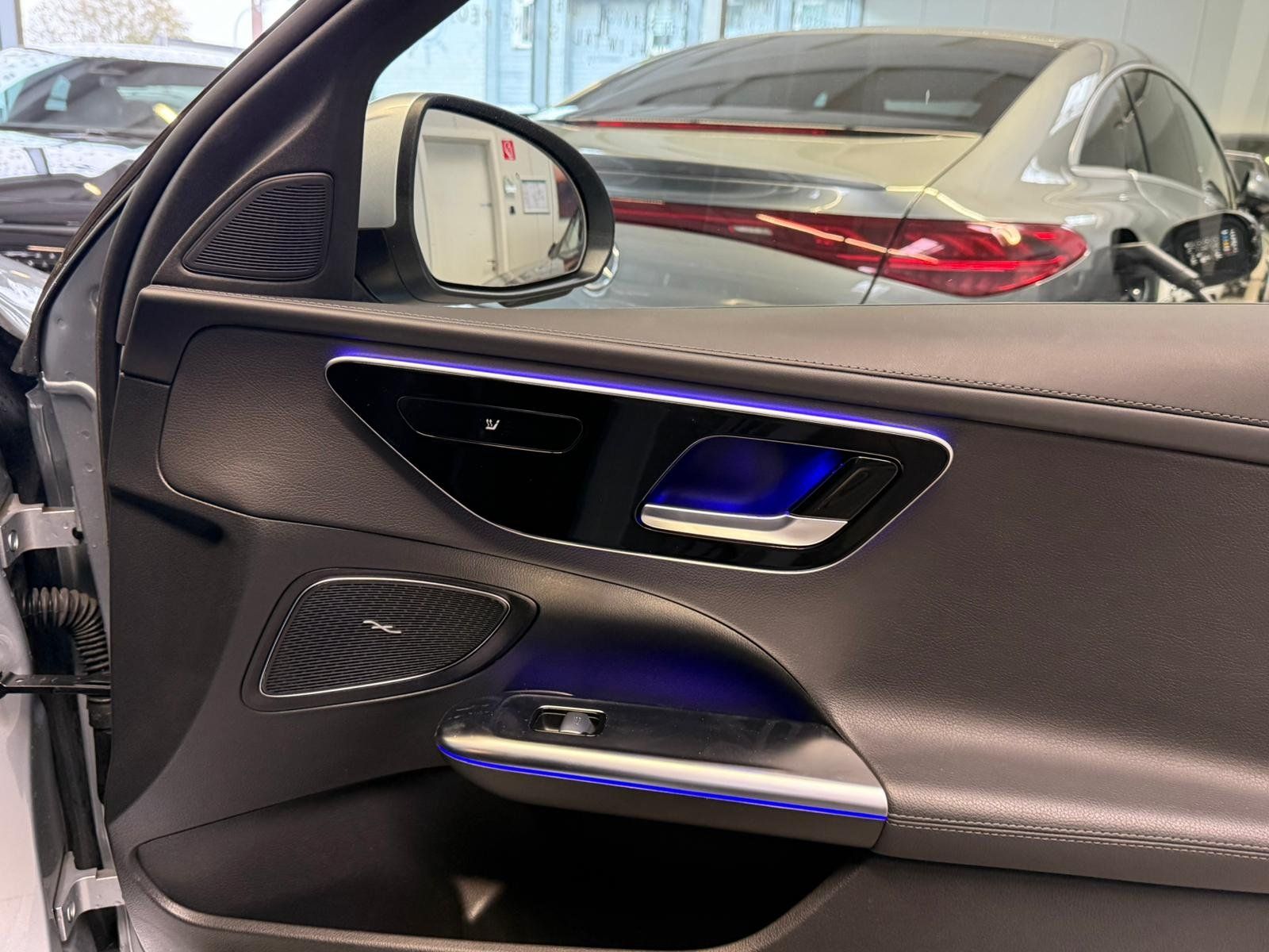 Fahrzeugabbildung Mercedes-Benz C 300 d T AMG+DLIGHT+DISTR+PANO+FAP+KEYLESS+19"