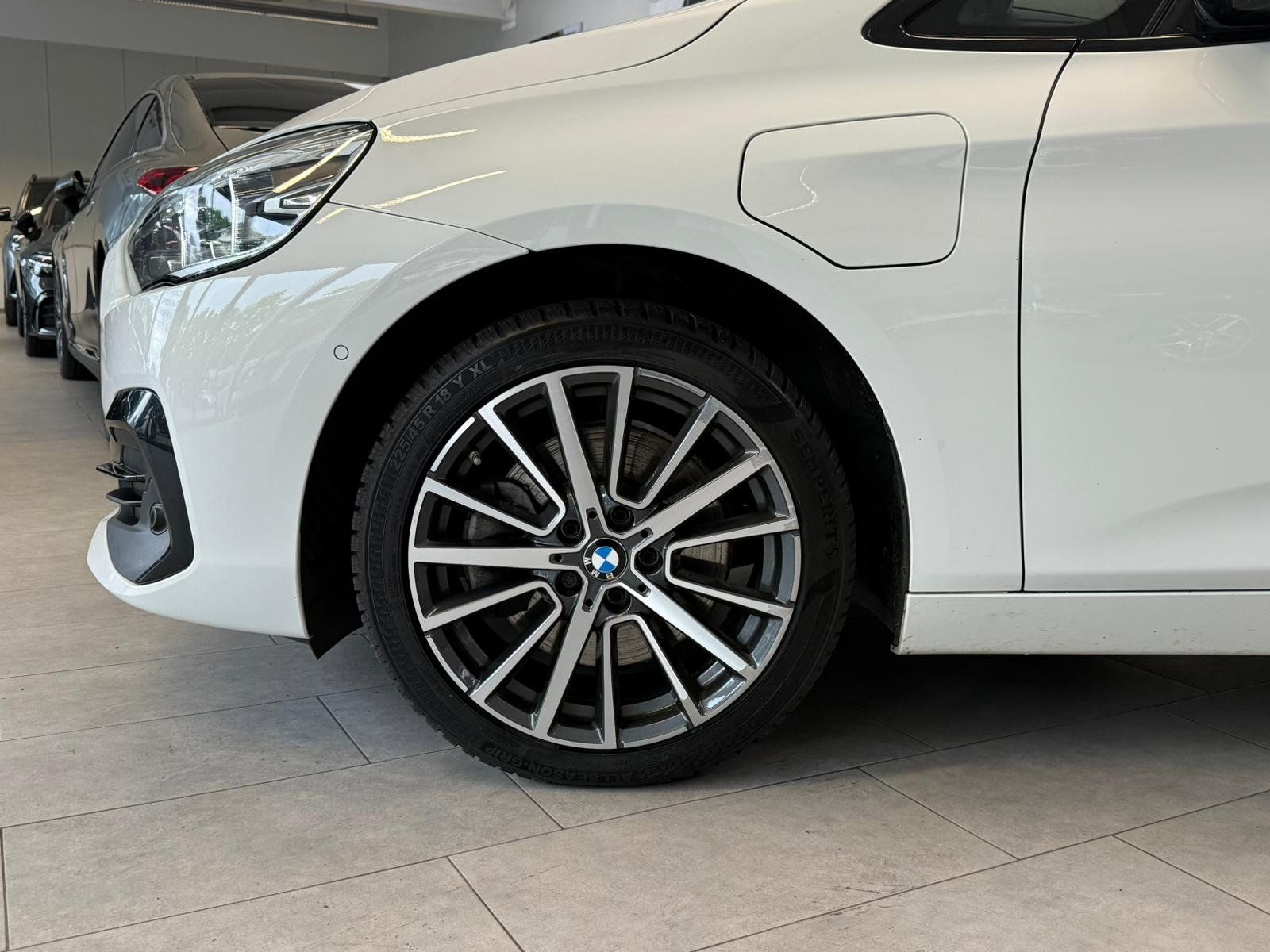 Fahrzeugabbildung BMW 225xeSport Line KAMERA+NAVI+AHK+LED+ALWETTER+DAB