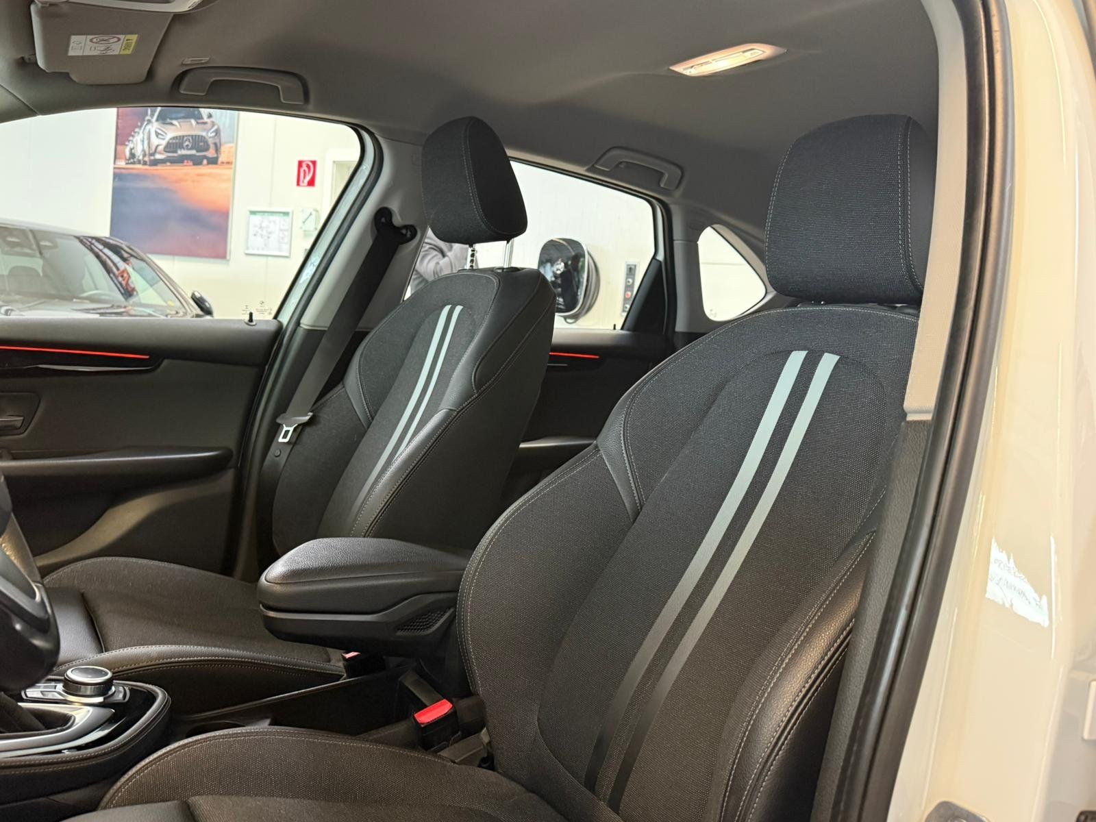 Fahrzeugabbildung BMW 225xeSport Line KAMERA+NAVI+AHK+LED+ALWETTER+DAB