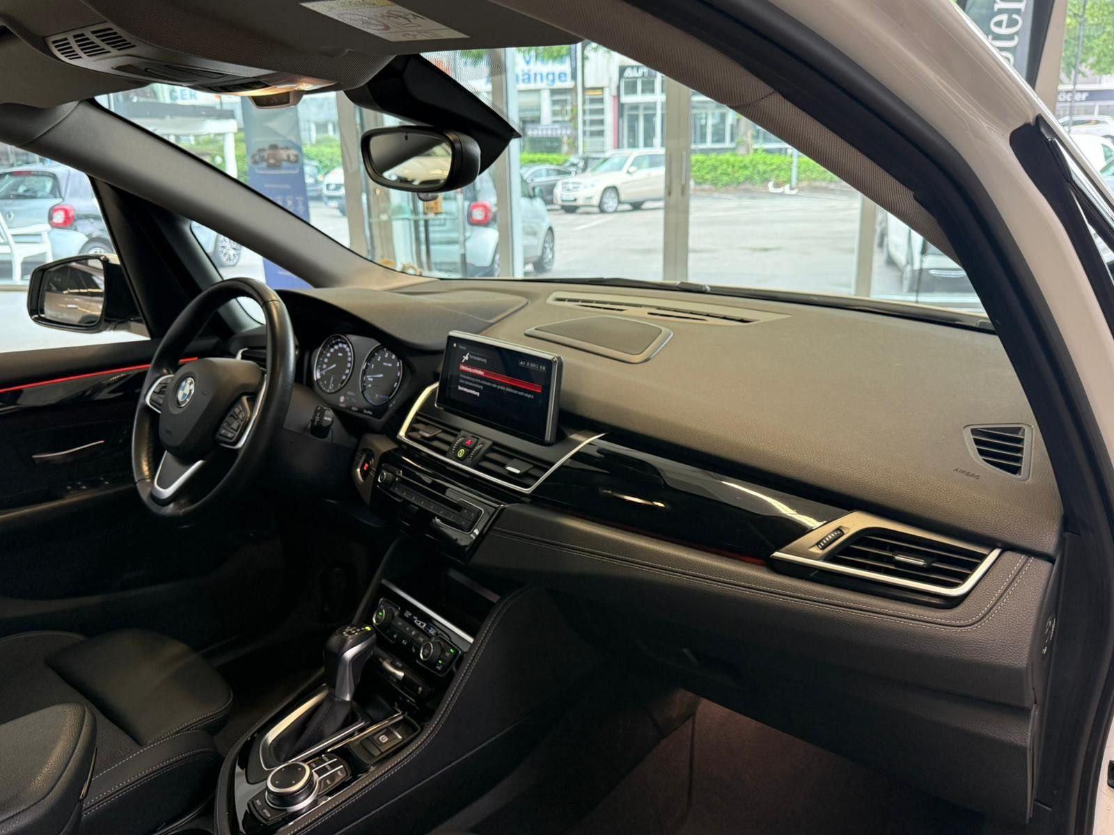 Fahrzeugabbildung BMW 225xeSport Line KAMERA+NAVI+AHK+LED+ALWETTER+DAB